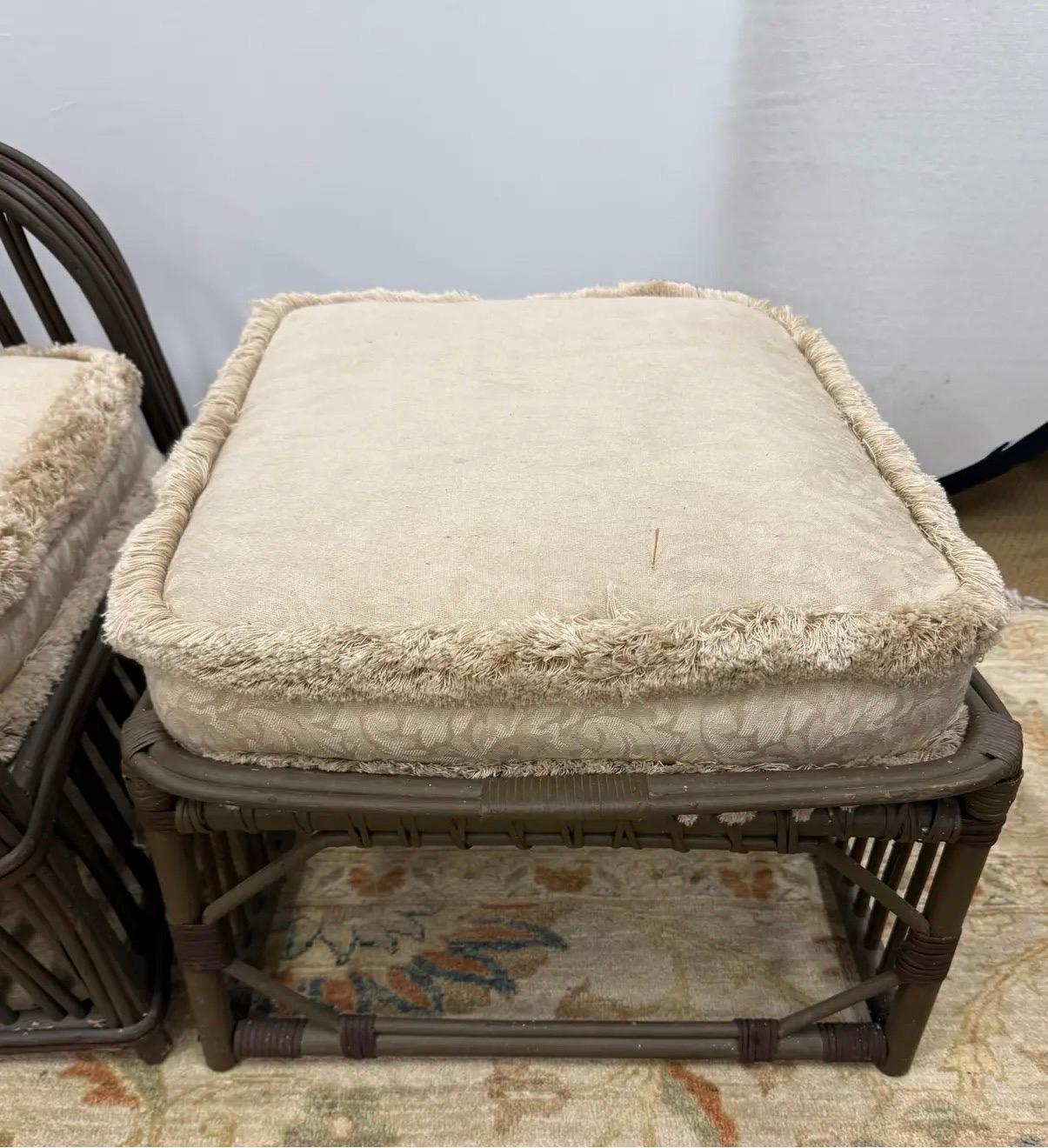 Silla y otomana de mimbre Heywood Wakefield 1940's Principios de siglo medio Moderno de mediados de siglo en venta
