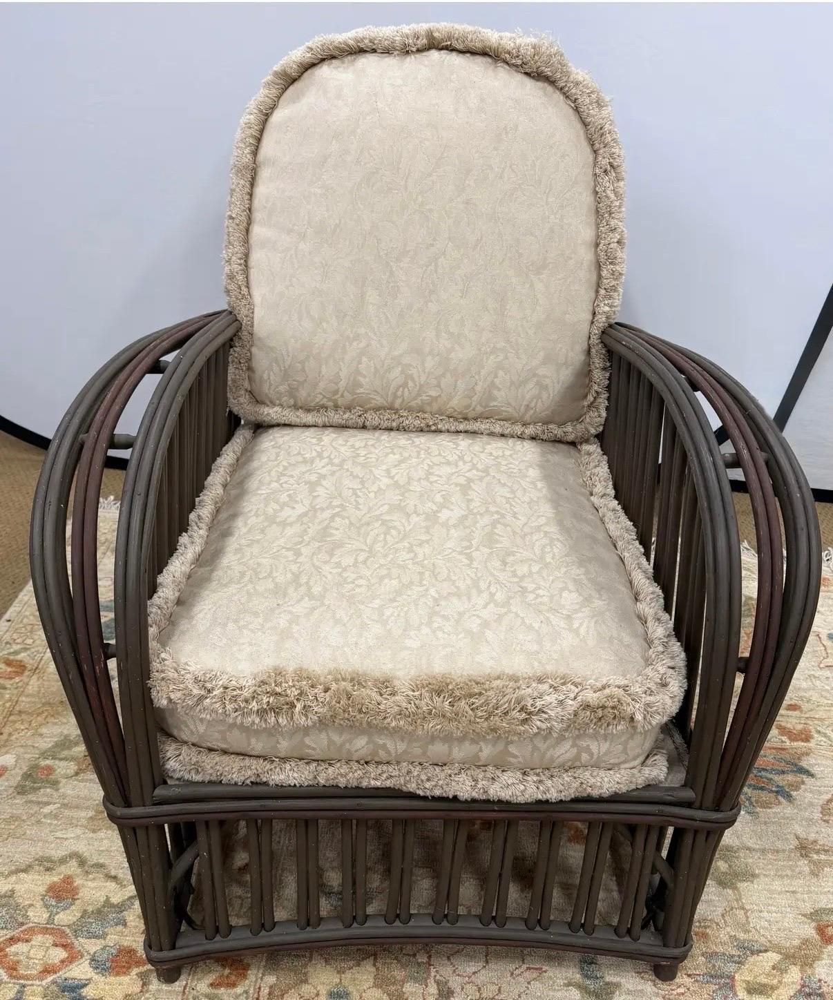 Silla y otomana de mimbre Heywood Wakefield 1940's Principios de siglo medio en Bueno estado para la venta en West Hartford, CT