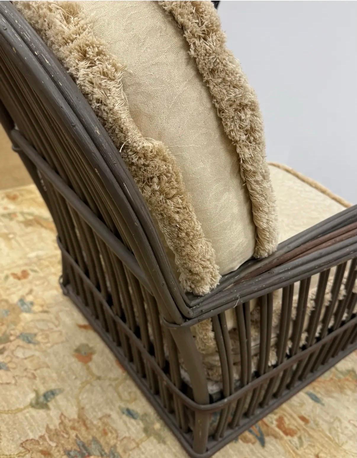 Silla y otomana de mimbre Heywood Wakefield 1940's Principios de siglo medio en venta 1