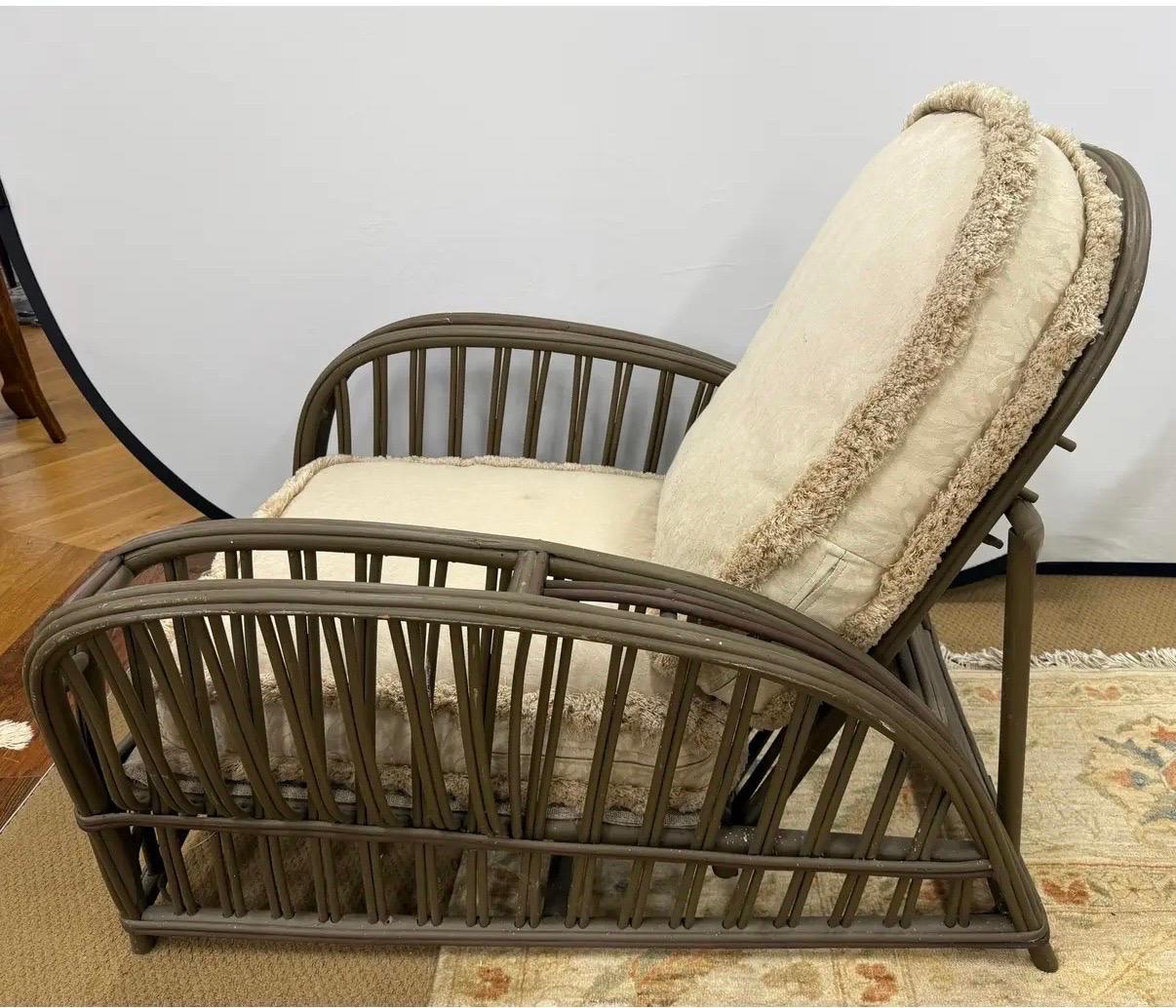 Paar Heywood Wakefield Wicker Rattan Recliner Lounge Stühle (Stoff) im Angebot