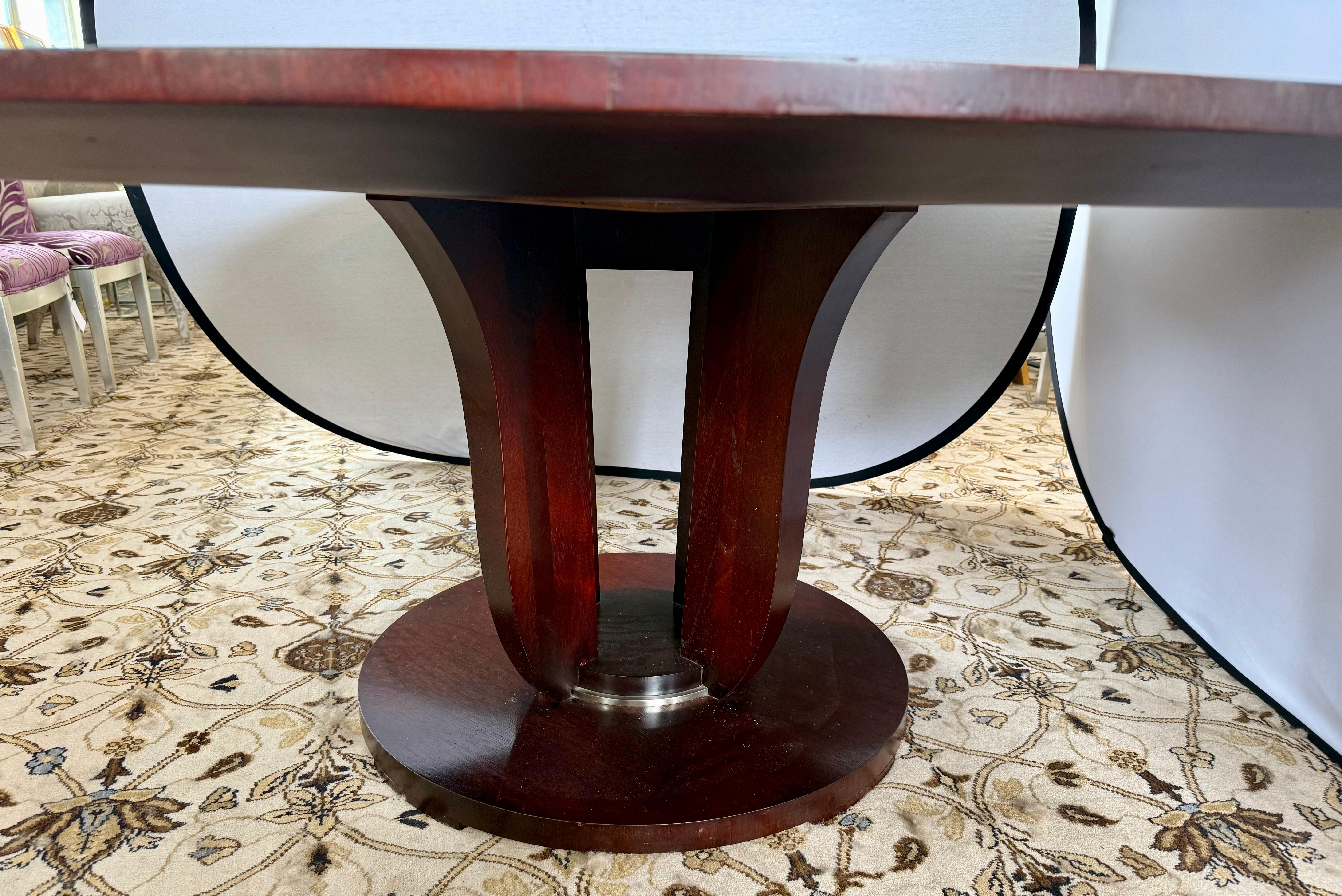 XXI secolo e contemporaneo Firmato Barbara Barry per Baker Furniture Tavolo da pranzo rotondo in mogano in vendita