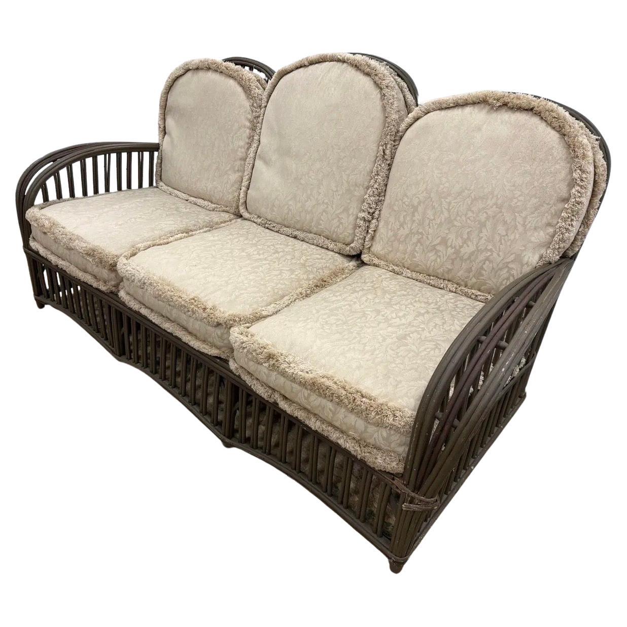 Raro Sofá de mimbre y ratán Heywood Wakefield de principios de la década de 1940 en venta