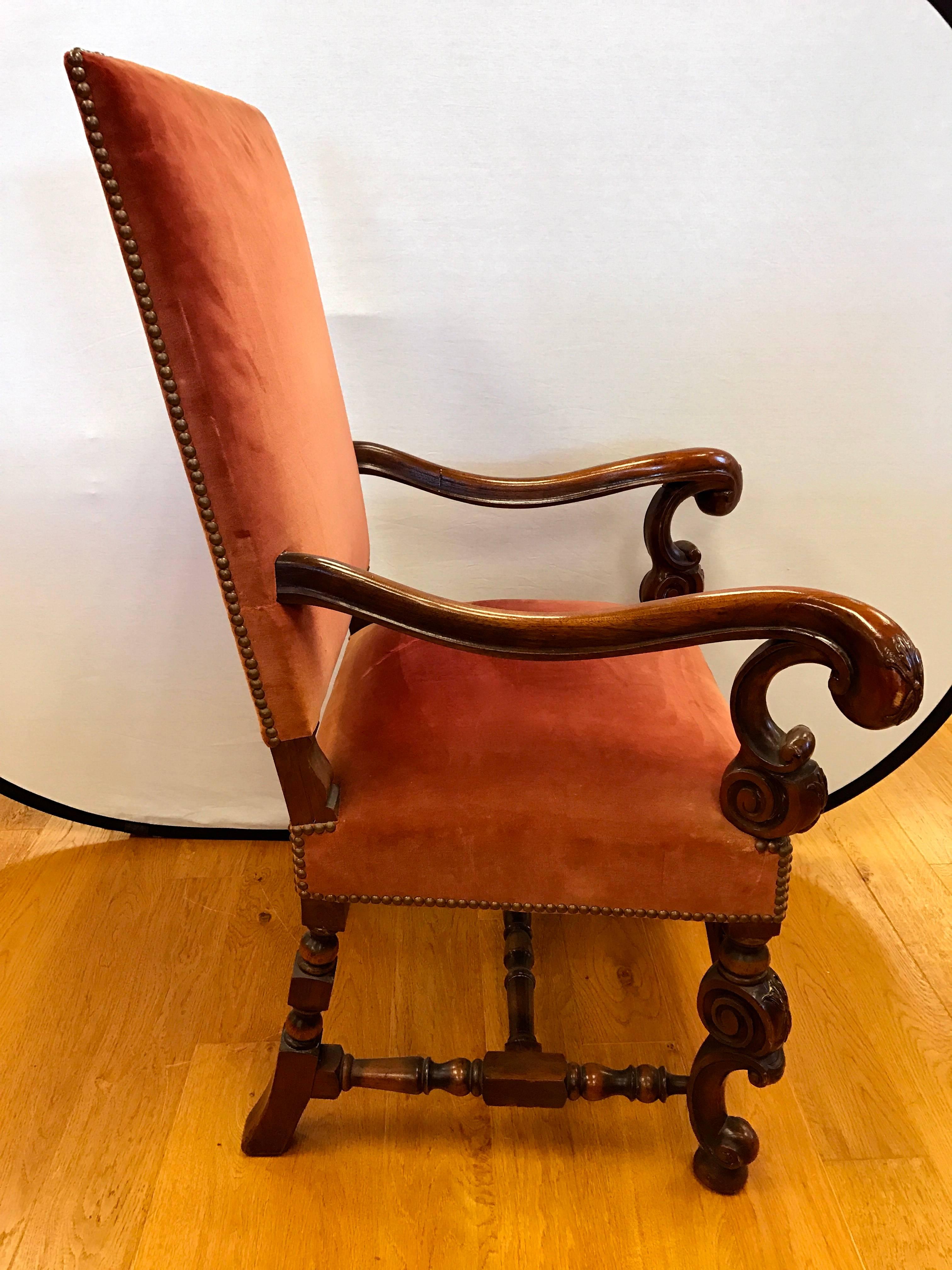 Pair of Antique Italian Carved Walnut Armchairs In Excellent Condition In West Hartford, CT