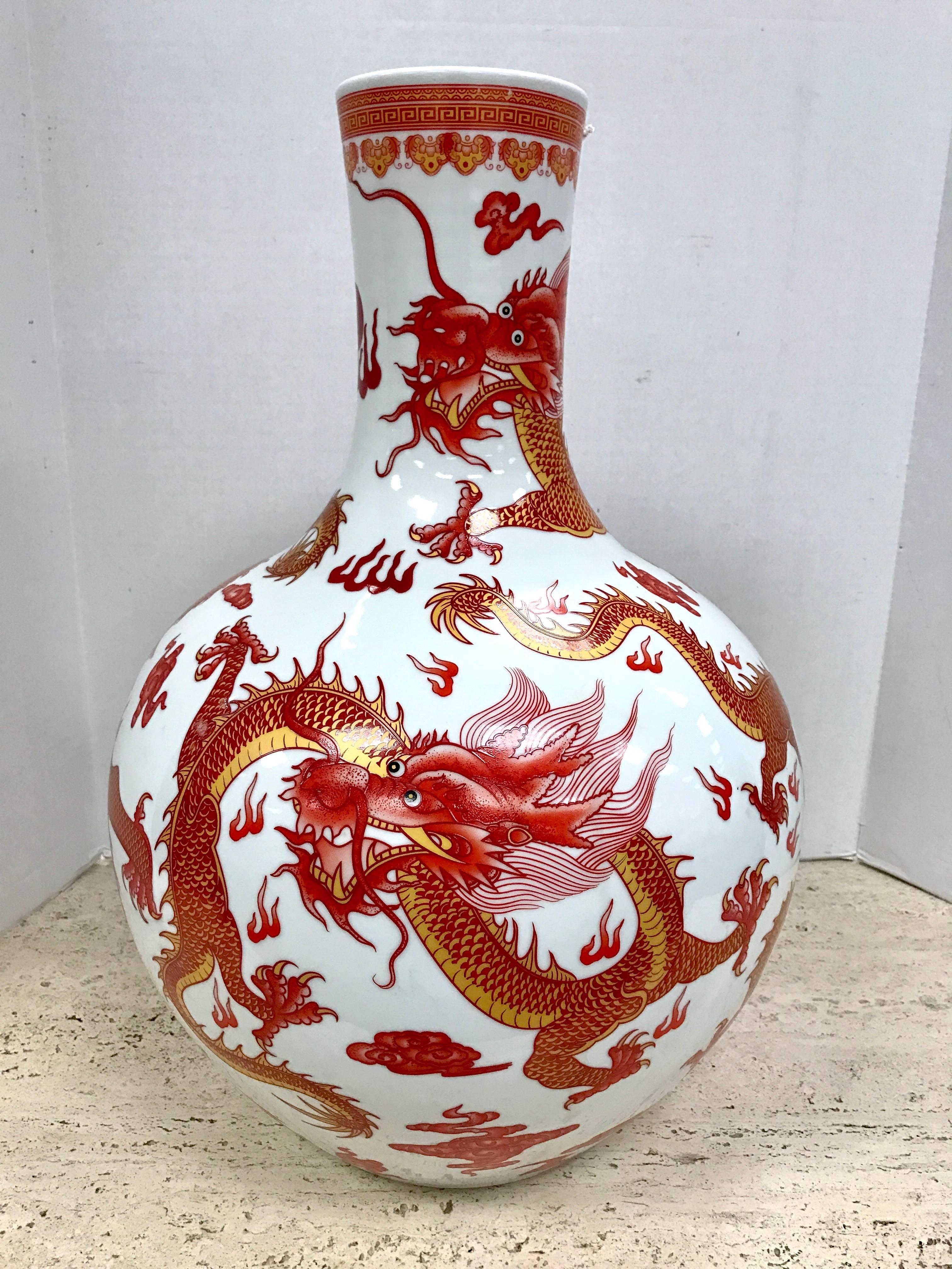 chinese dragon vase