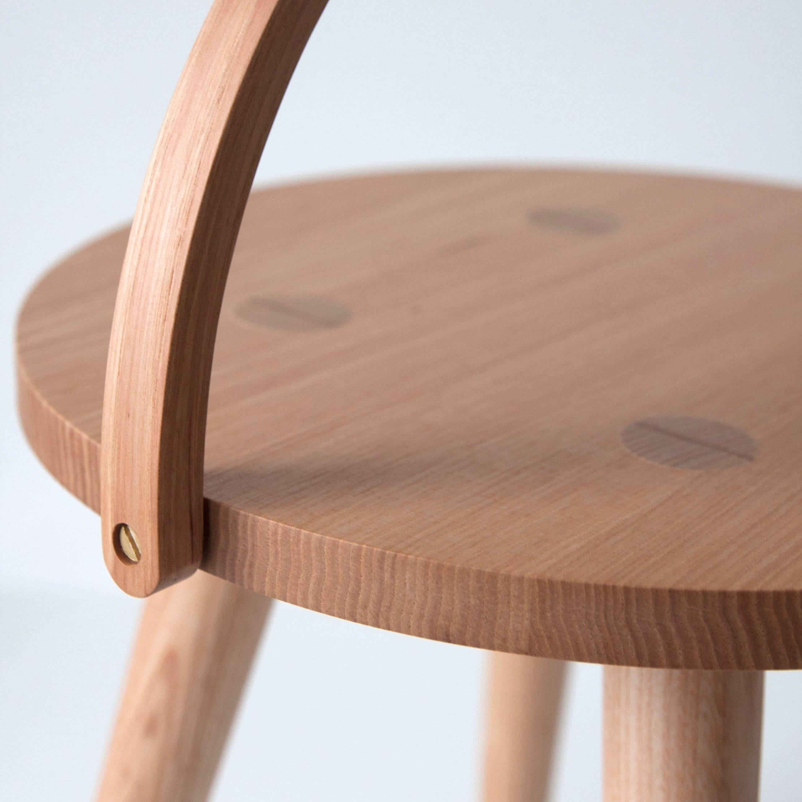 Tabouret seau simple, table d'appoint à assise avec poignée en bois cintré en frêne massif en vente 1