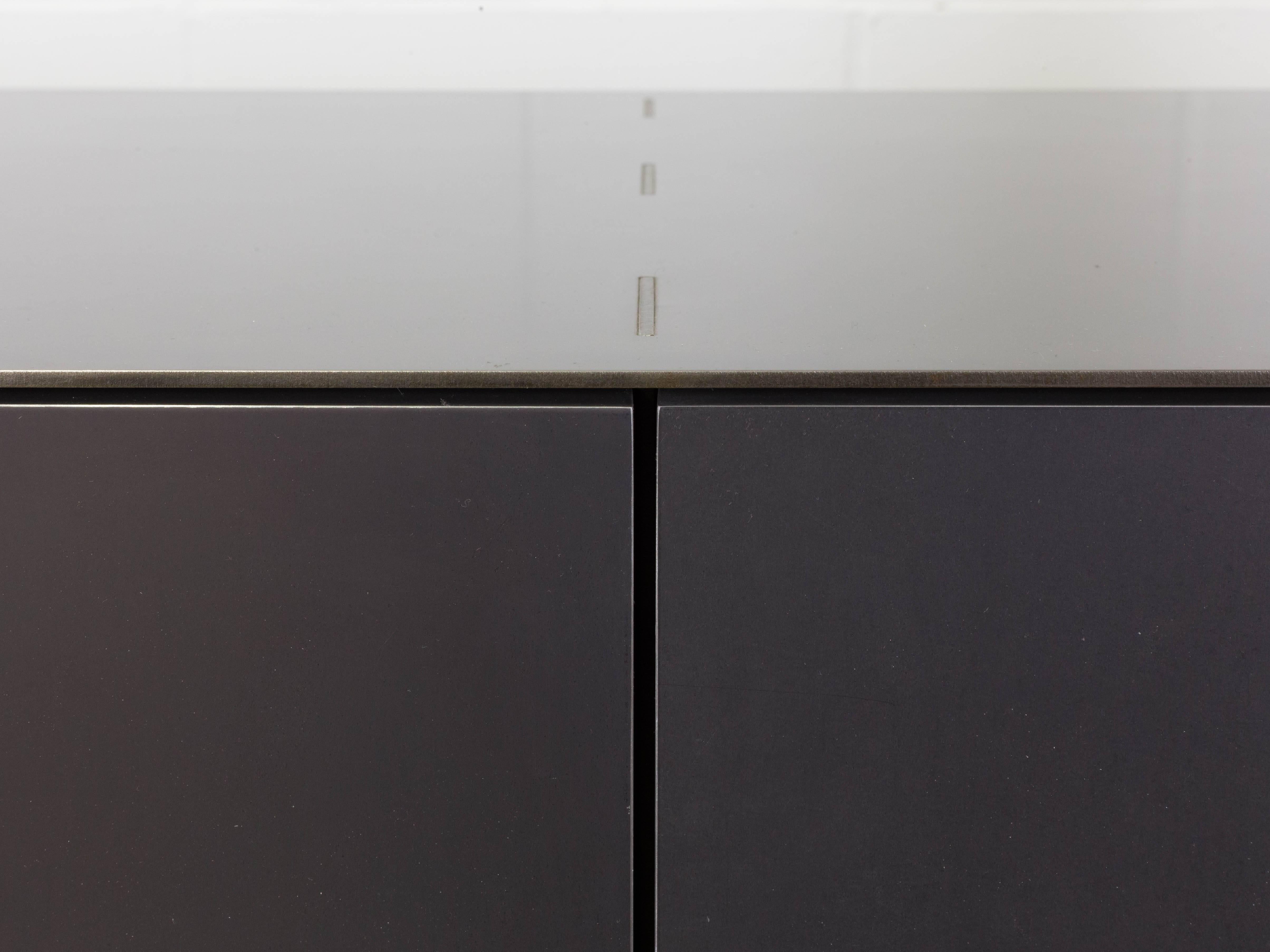 Armario Credenza o Aparador Connect Personalizable en Acero y Bronce Pulido Ennegrecido en venta