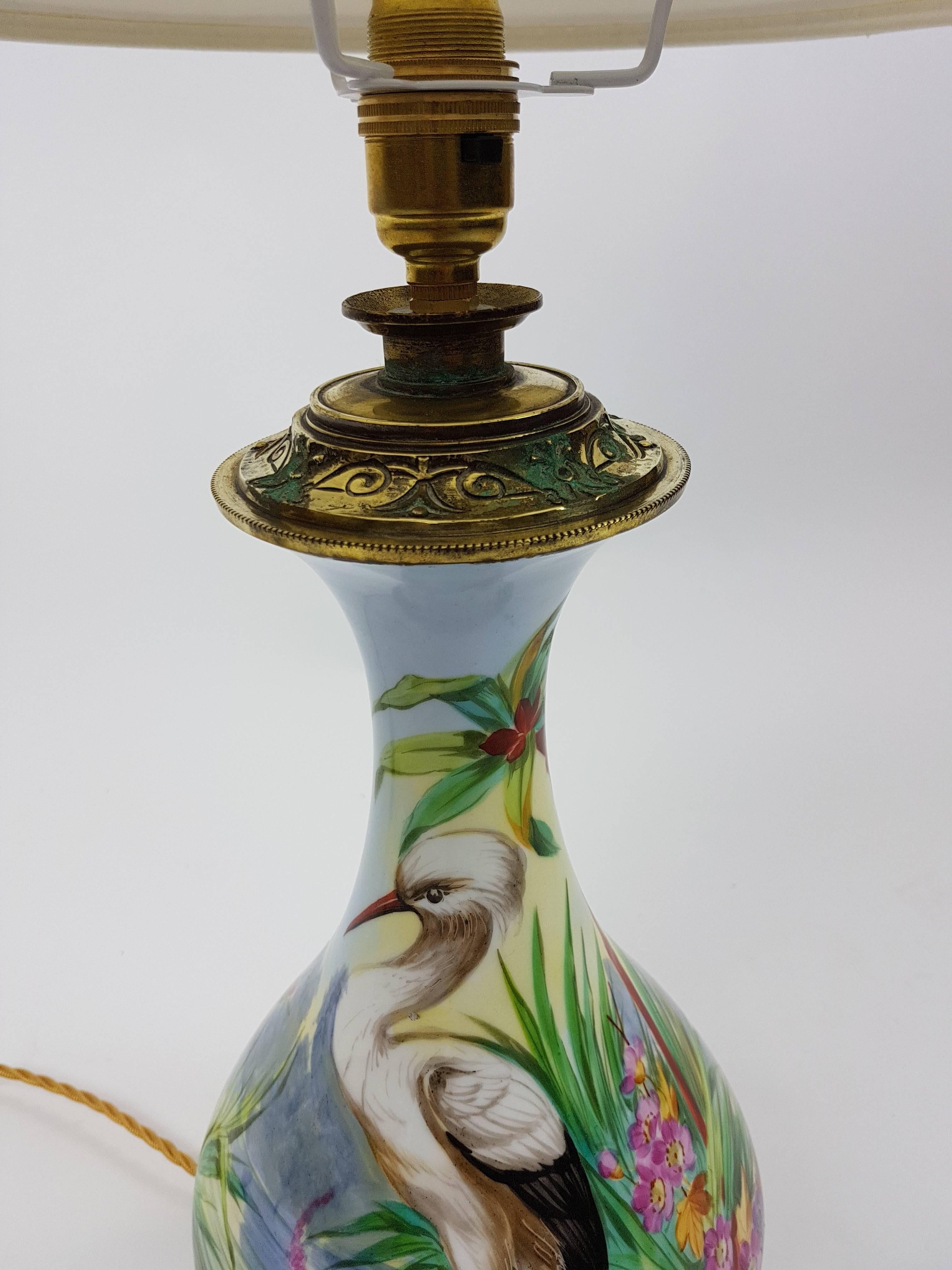 Porcelain Table Lamp Depicting a Heron and Verdant Foliage In Good Condition For Sale In Cork, IE