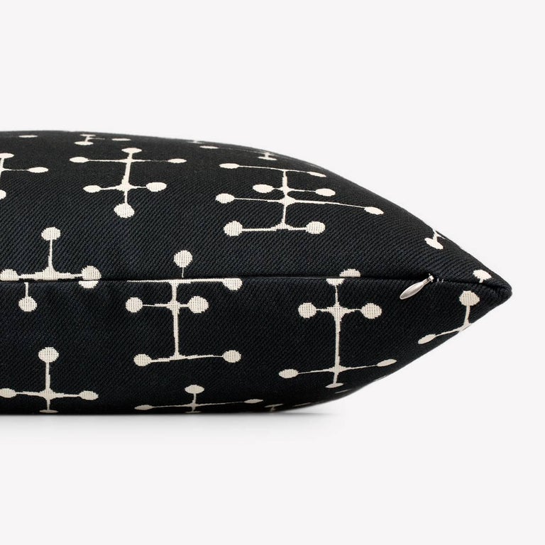 Maharam Pillow
Small Dot Pattern by Charles & Ray Eames 
006 Document Reverse

Small dot pattern offers an alternate scale of Dot Pattern, Ray Eames' 1947 design for the Museum of Modern Art's 
