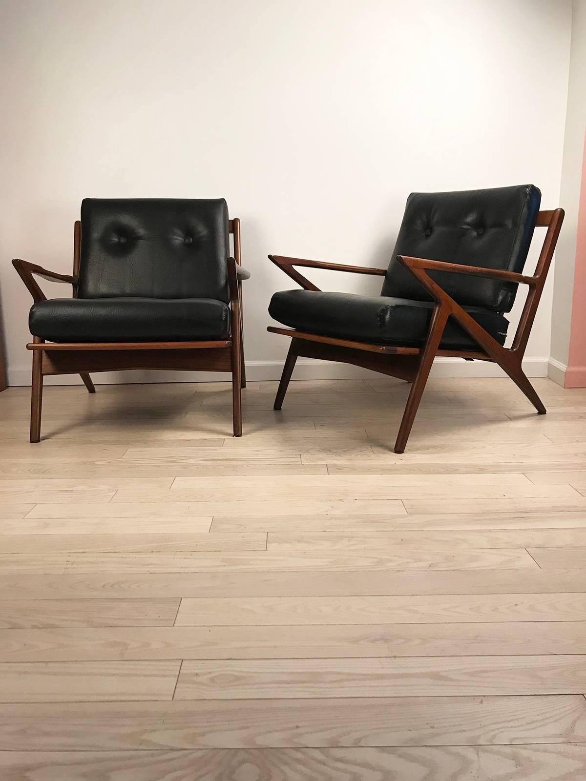 Midcentury Poul Jensen Style Z Lounge Chairs 1