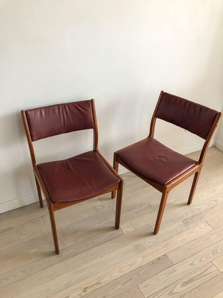 Pair of Midcentury Teak and Genuine Cognac Leather Dining Chairs In Excellent Condition In Brooklyn, NY