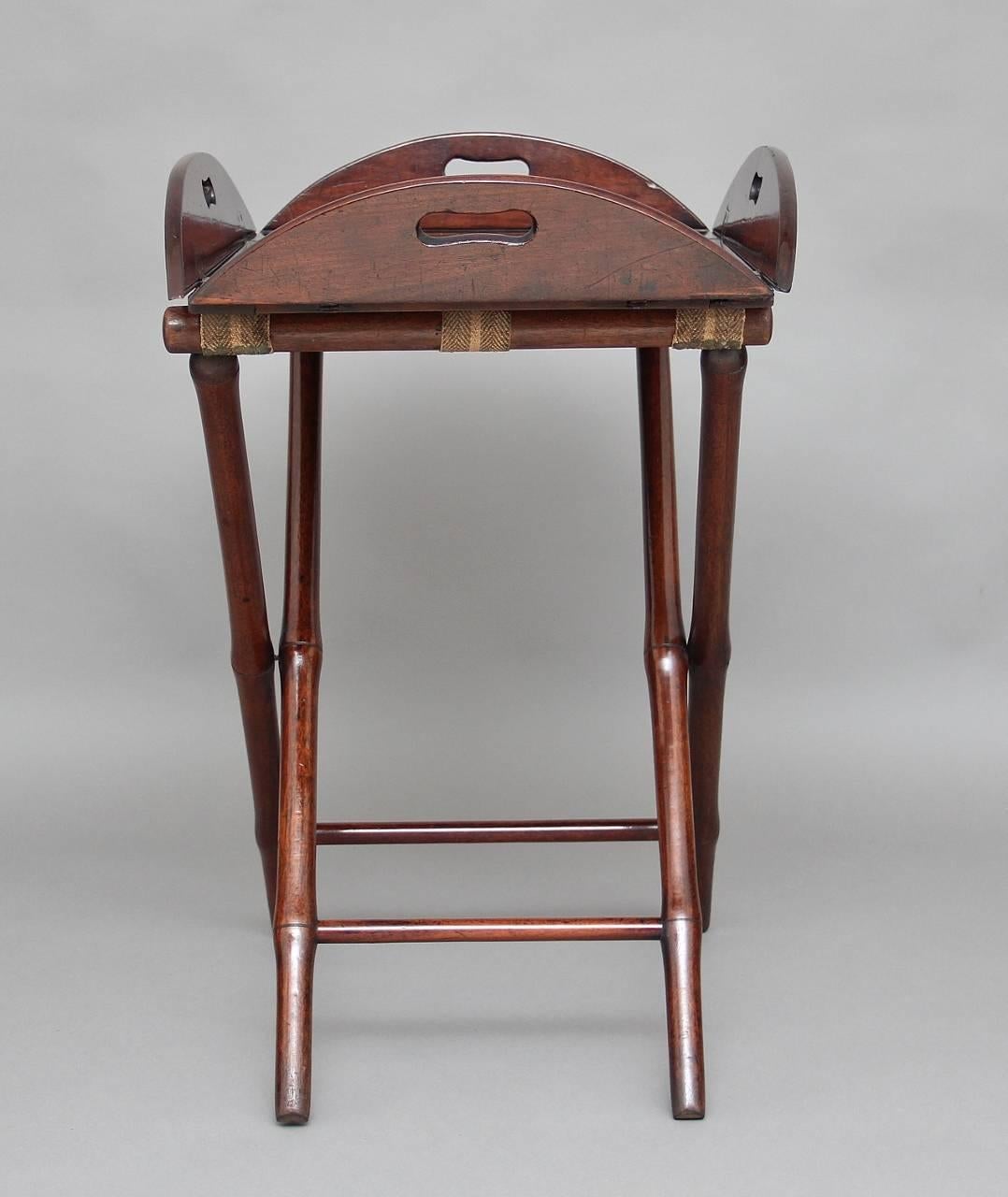 19th Century Mahogany Folding Butlers Tray on Stand In Good Condition In Martlesham, GB