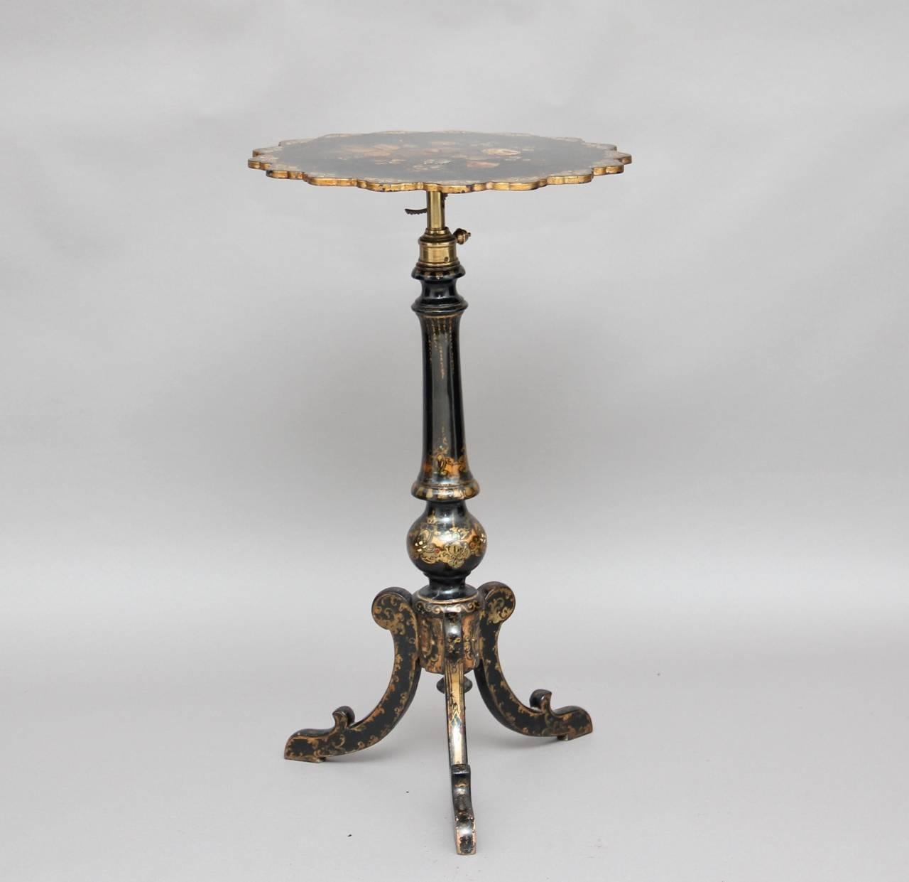 A nice decorative 19th century Chinoiserie screen / tripod table with a telescopic mechanism, circa 1860.