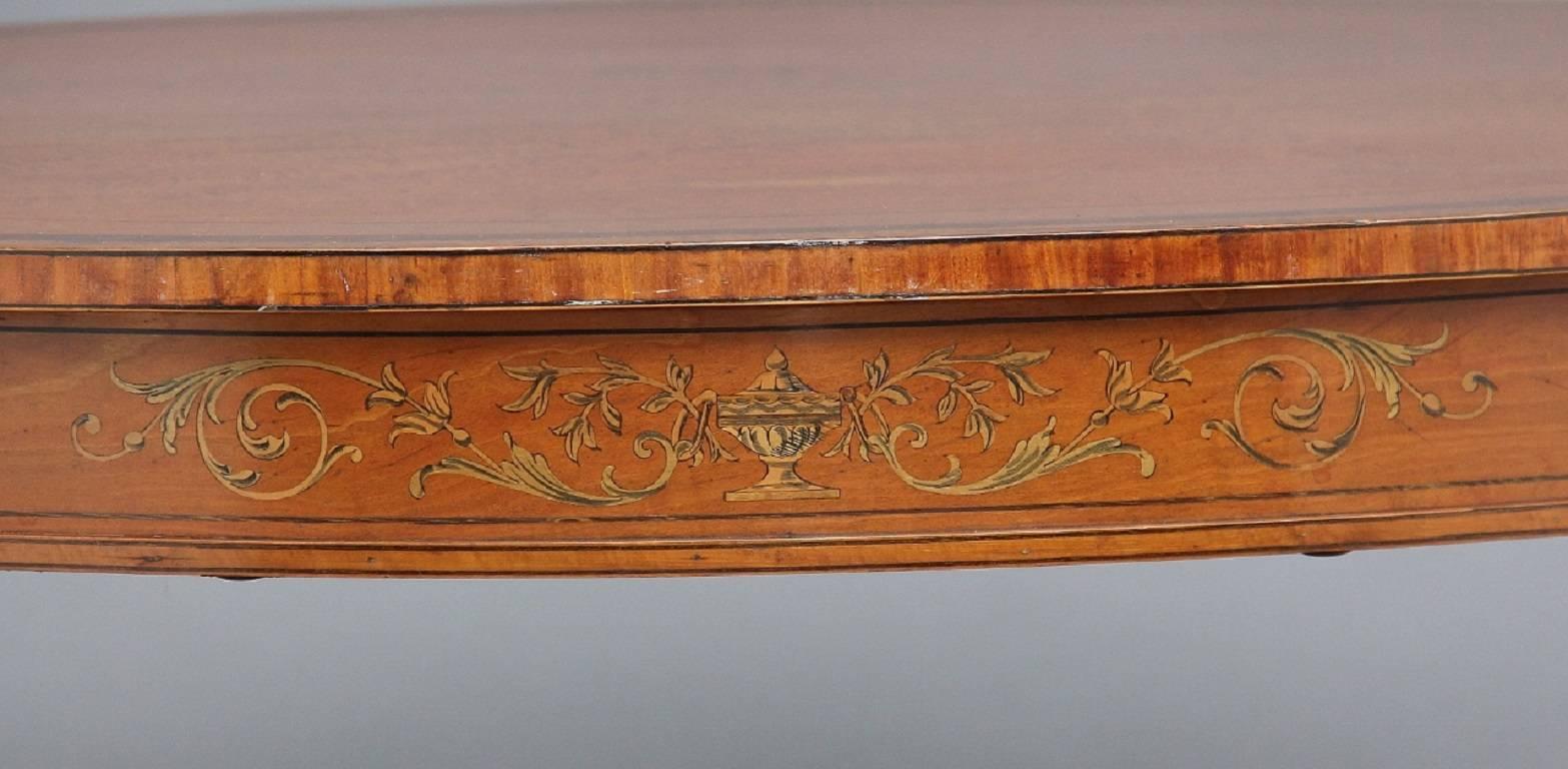 Citronnier Table centrale en bois de satin du XIXe siècle en vente