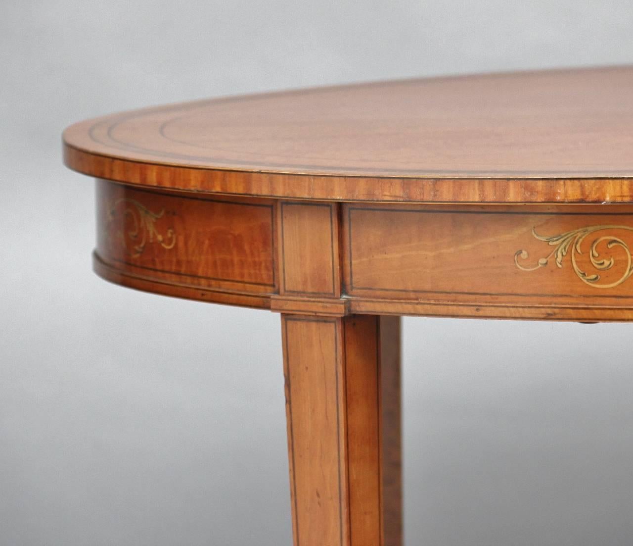 19th Century Satinwood Centre Table In Good Condition For Sale In Martlesham, GB