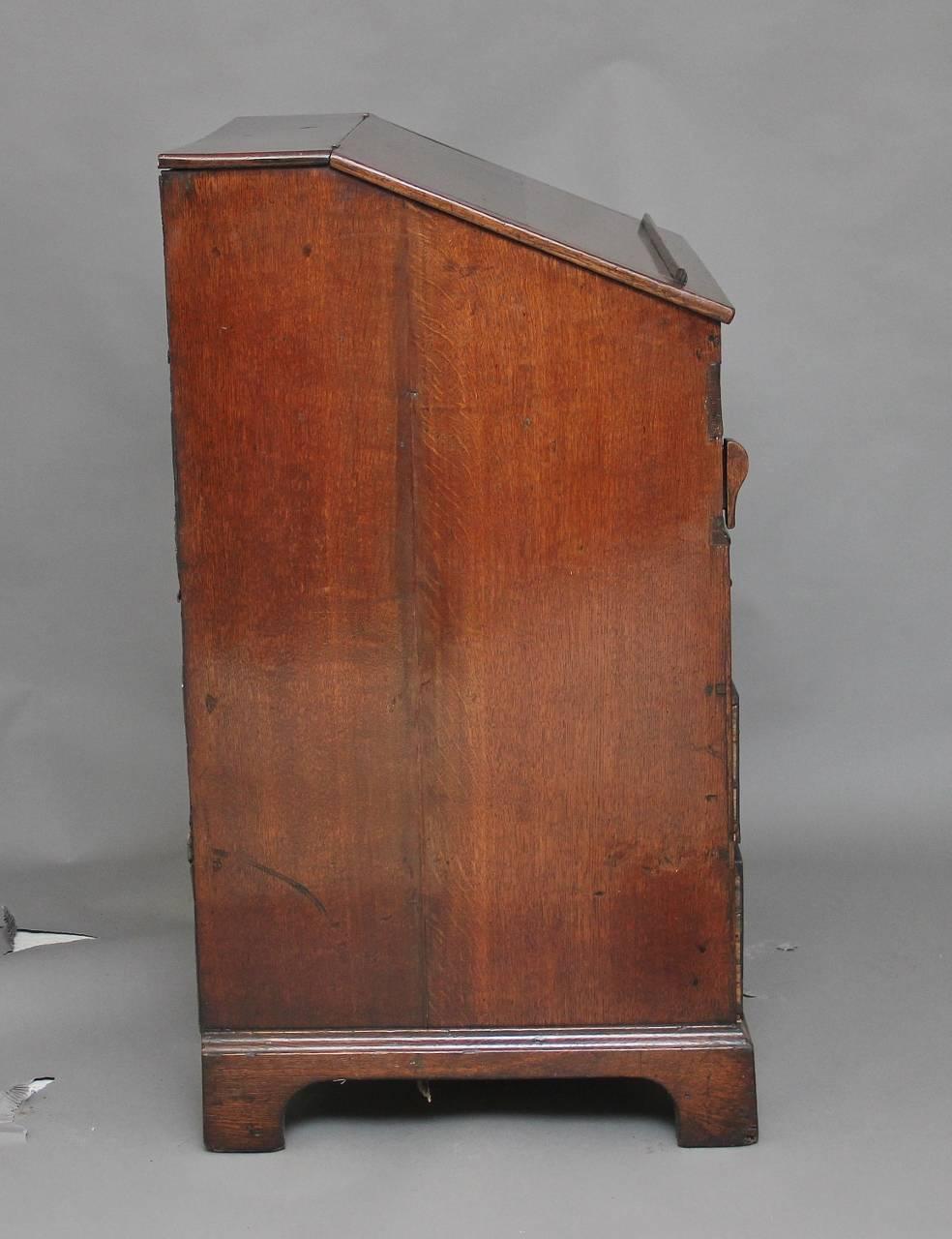 Mid-18th Century 18th Century Oak Maitre 'D' Stand or Desk