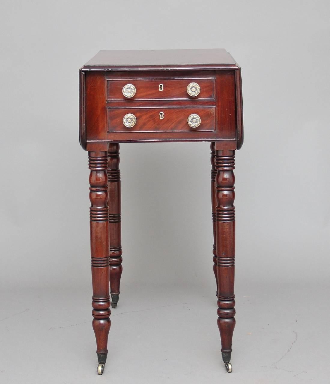 19th Century Mahogany Drop-Leaf Table 2