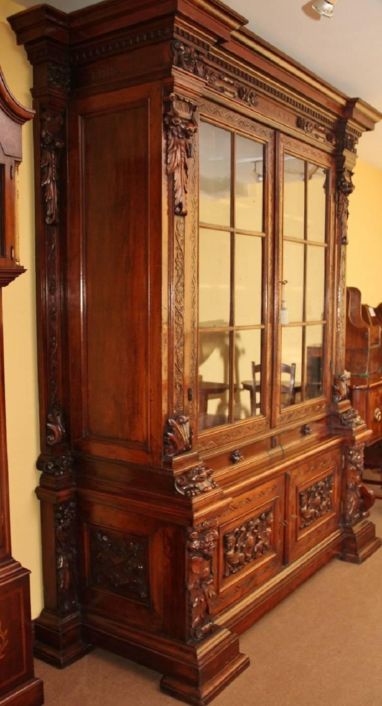 Italian 19th Century Walnut Bookcase or Cabinet