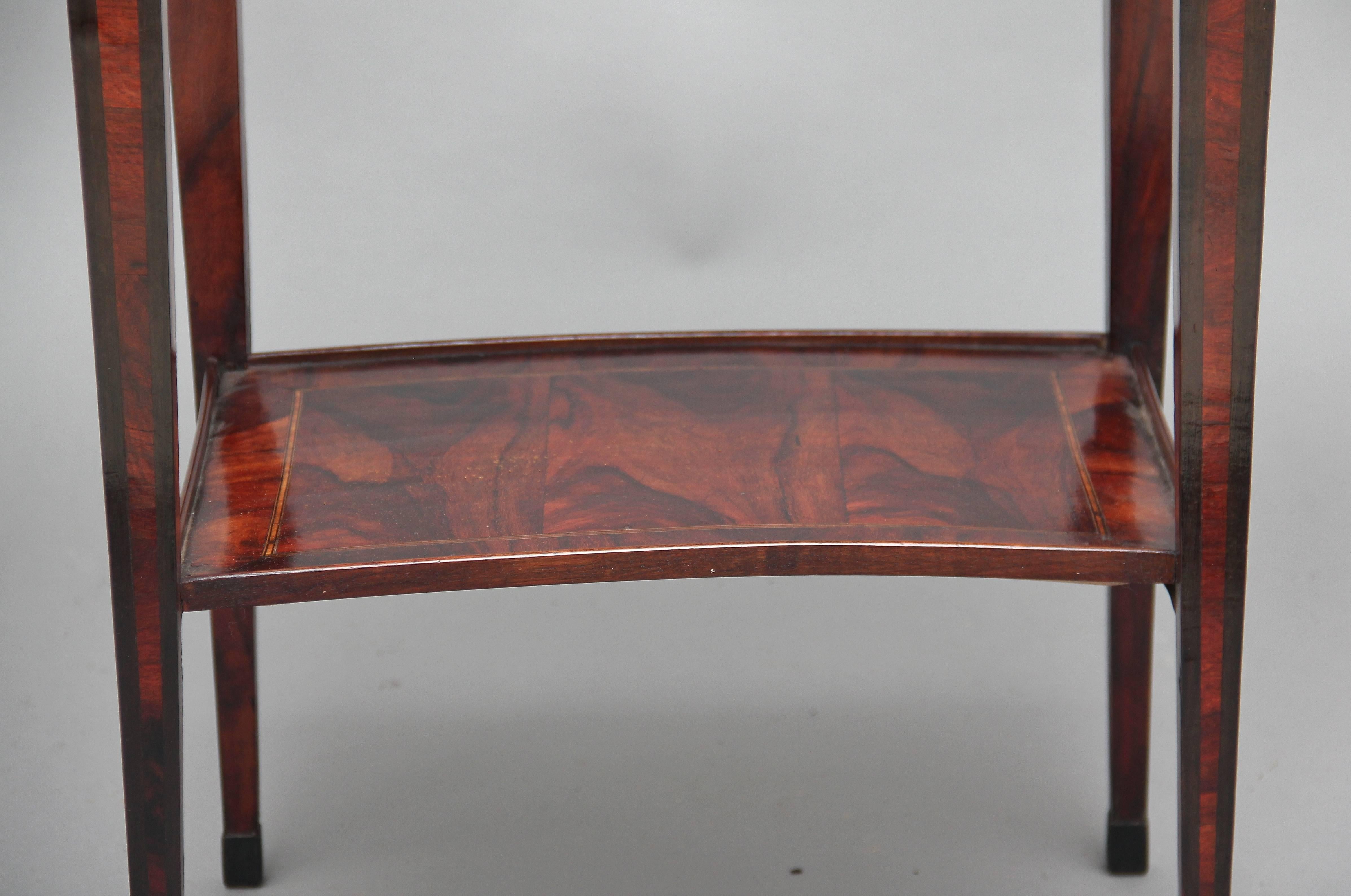 Table d'appoint du XIXe siècle en vente 1