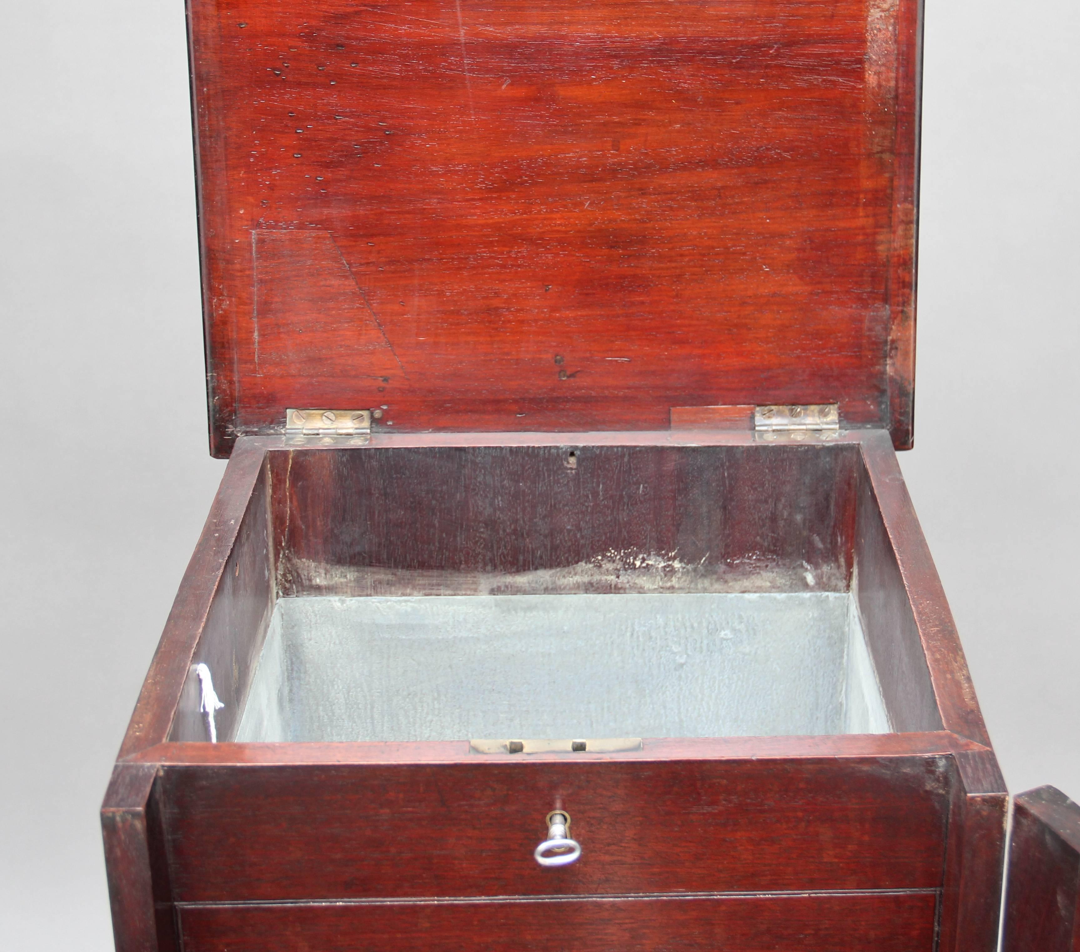 Early 19th Century Mahogany Wine Cooler Cabinet For Sale 3