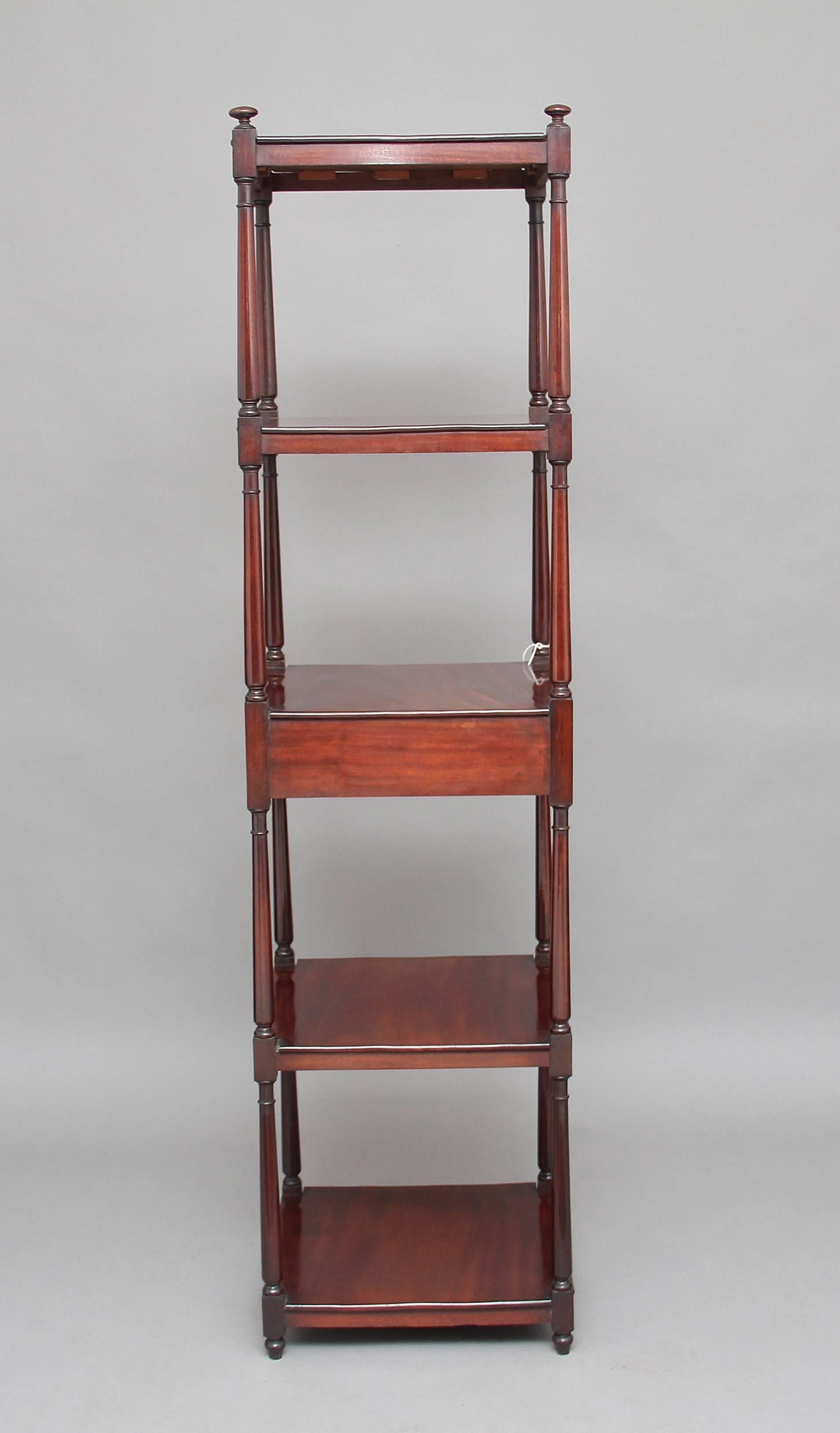 Early 19th Century Mahogany Five-Tier Whatnot In Good Condition In Martlesham, GB