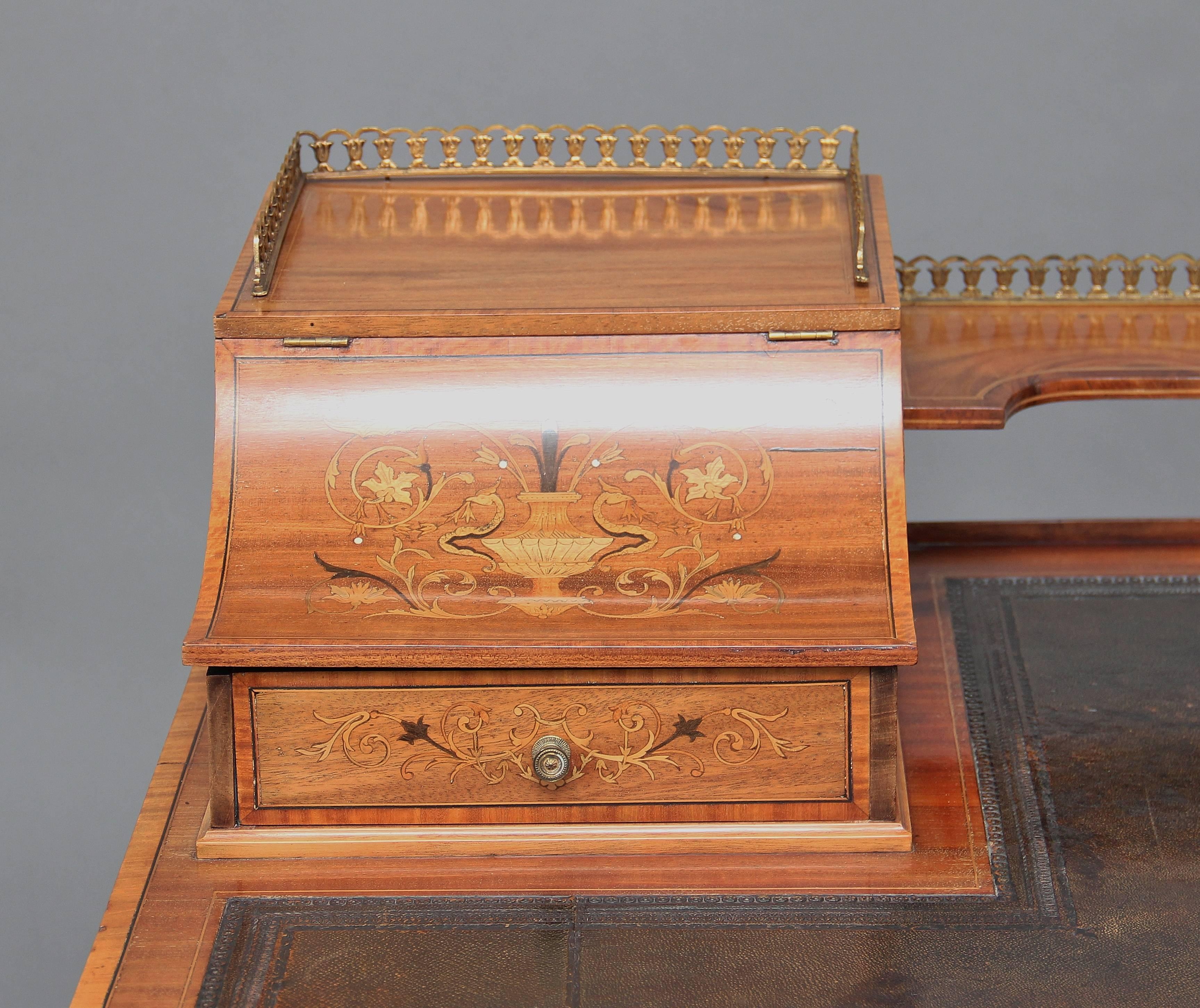 Early 20th Century Mahogany Inlaid Desk 2