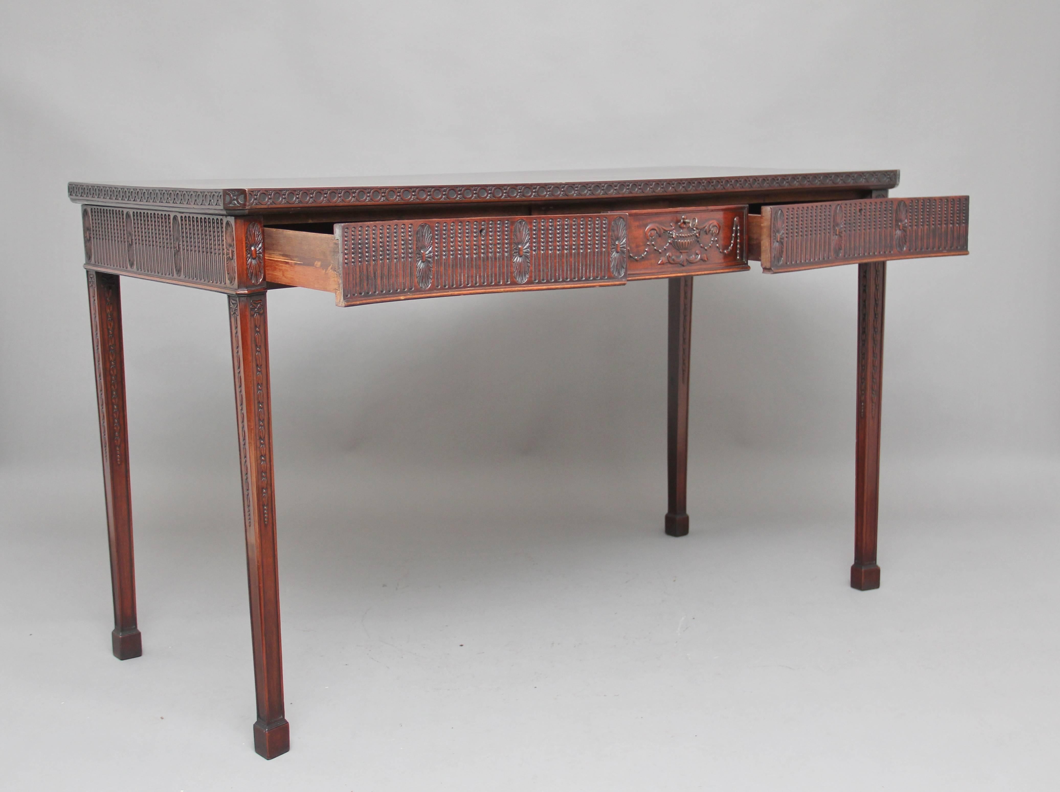 Early 20th Century Carved Serpentine Serving Table In Good Condition In Martlesham, GB