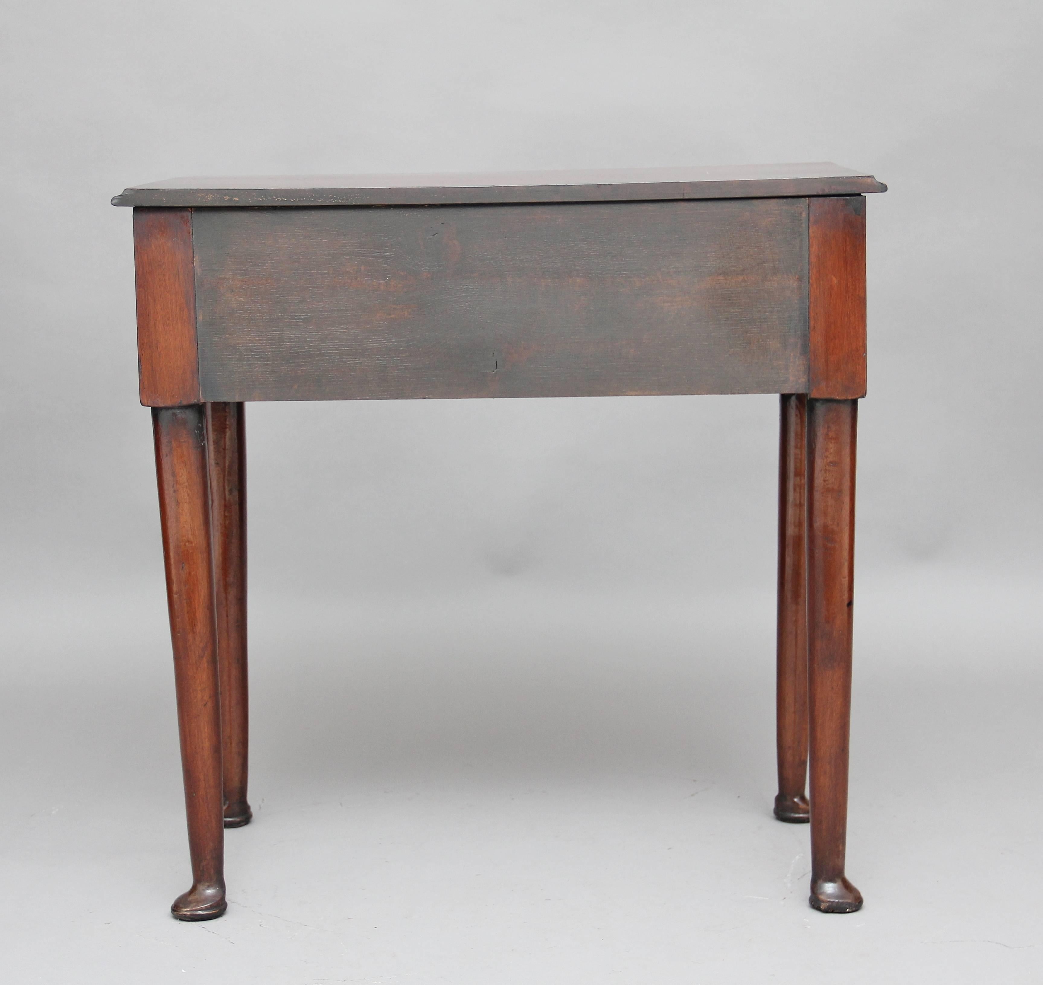 Mahogany Early 20th Century mahogany side table