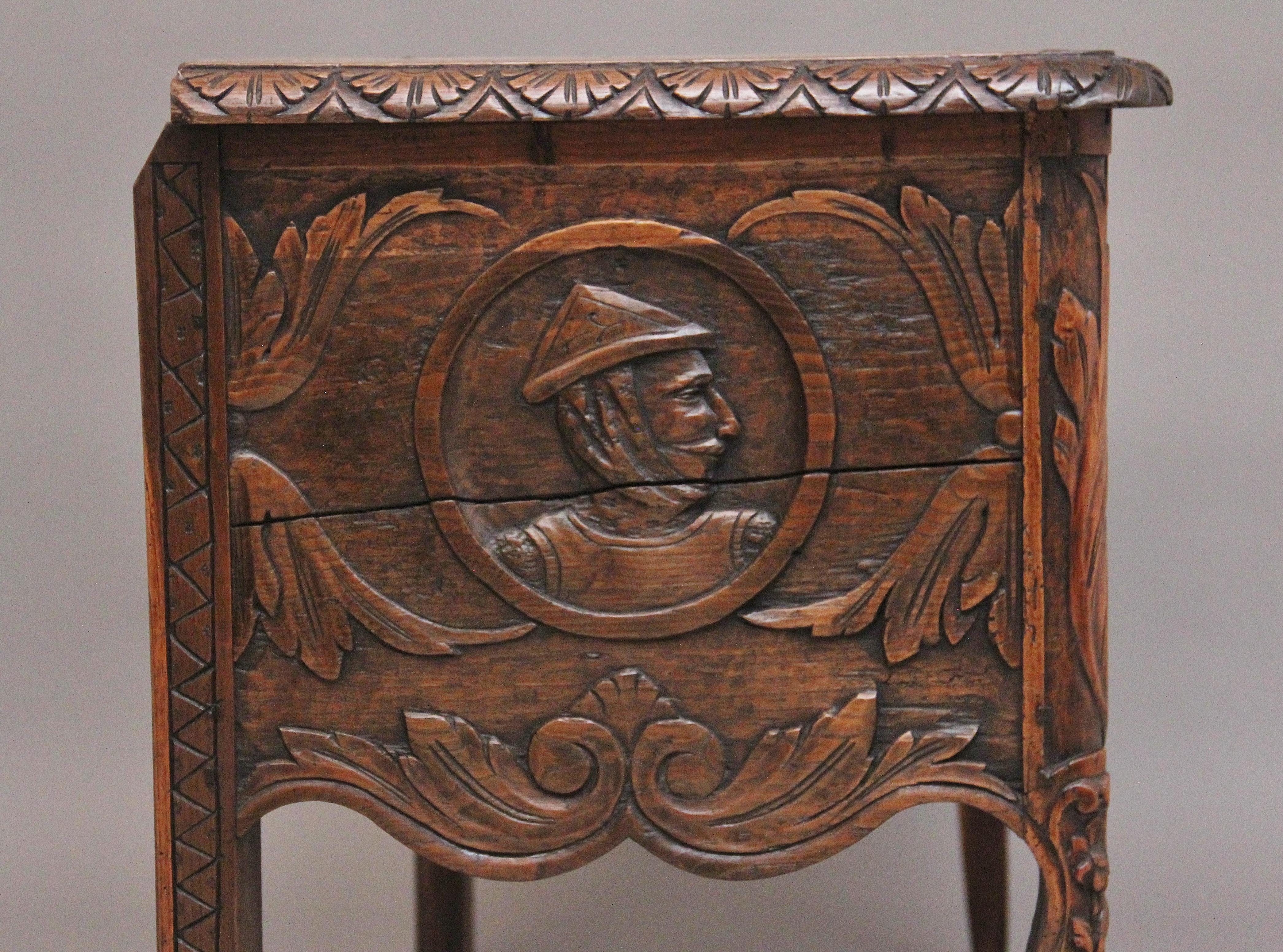 Early 19th Century French carved oak coffer For Sale 6