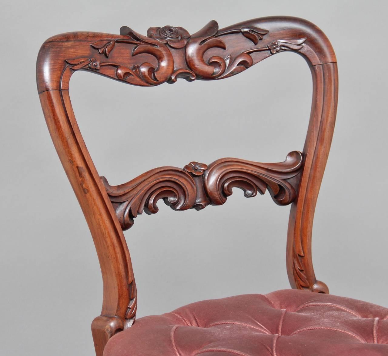 Satz von sechs Esszimmerstühlen aus Palisanderholz aus dem 19. Jahrhundert (Mittleres 19. Jahrhundert) im Angebot