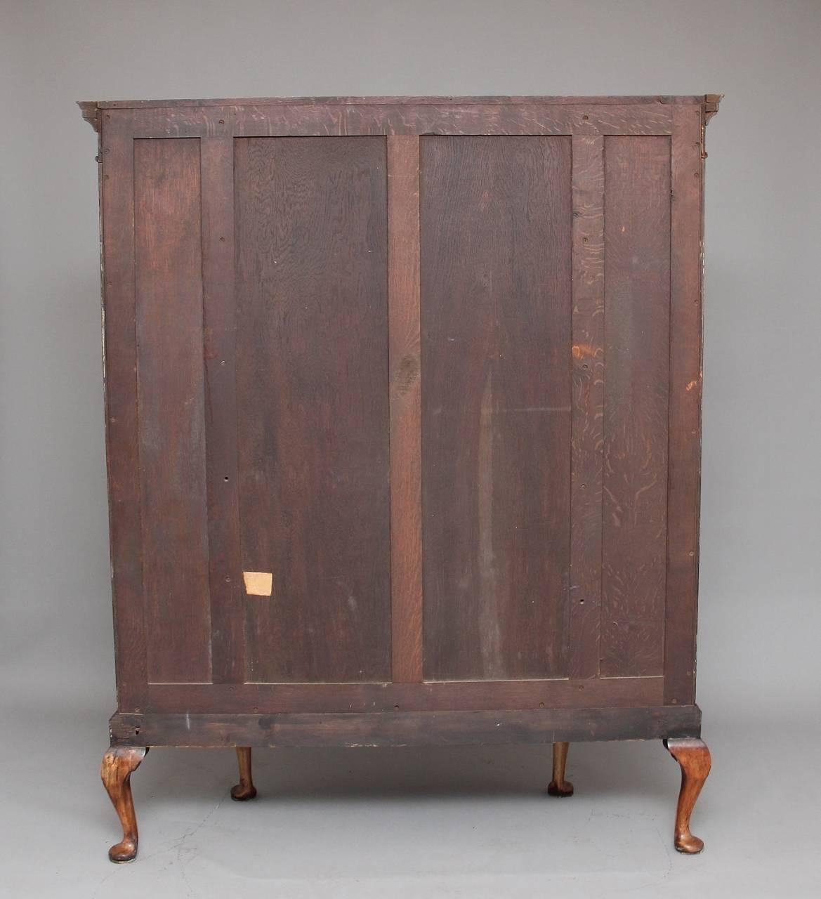 Early 20th Century Walnut Bowfronted Display Cabinet 5