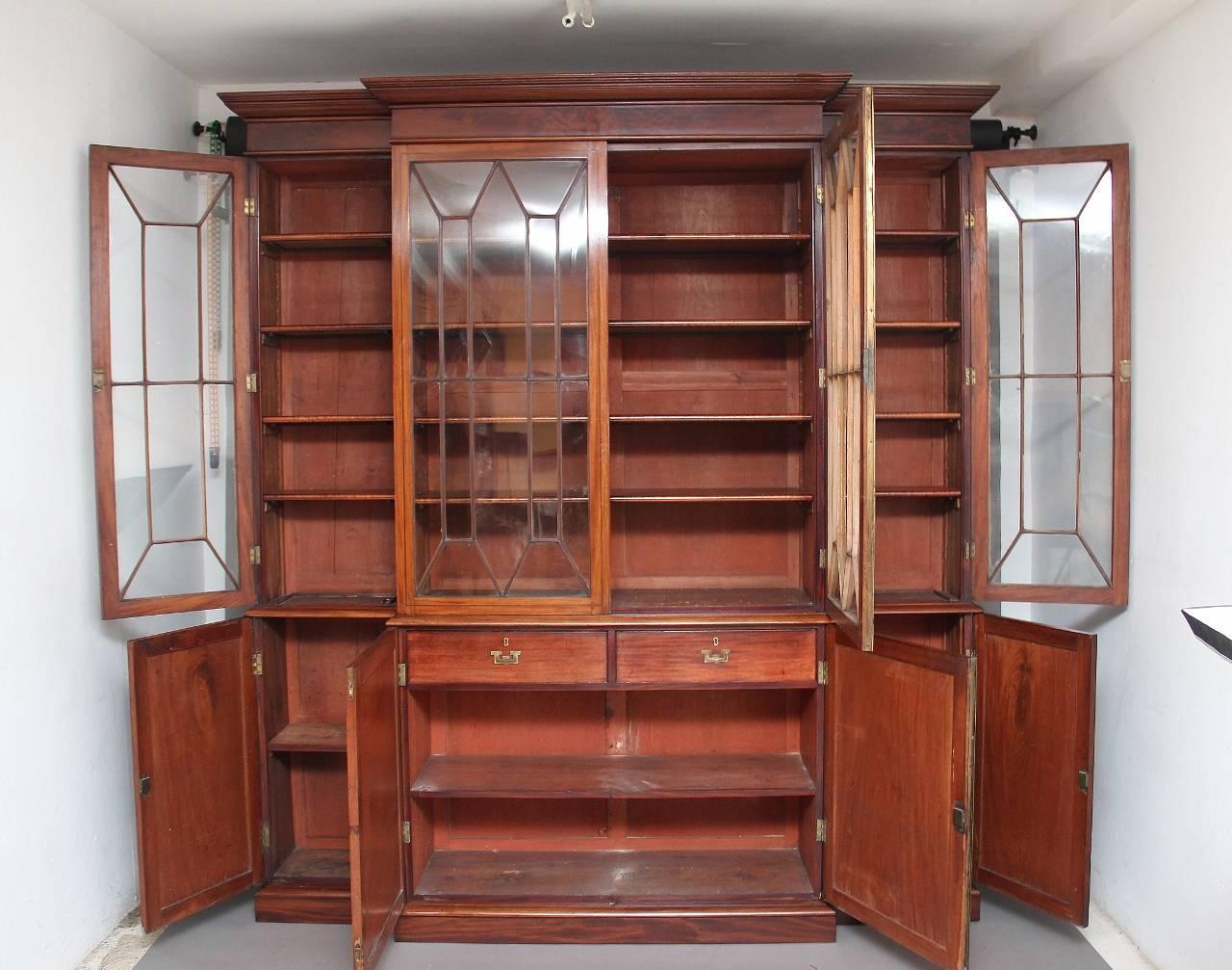 Early Victorian 19th Century Mahogany Breakfront Bookcase