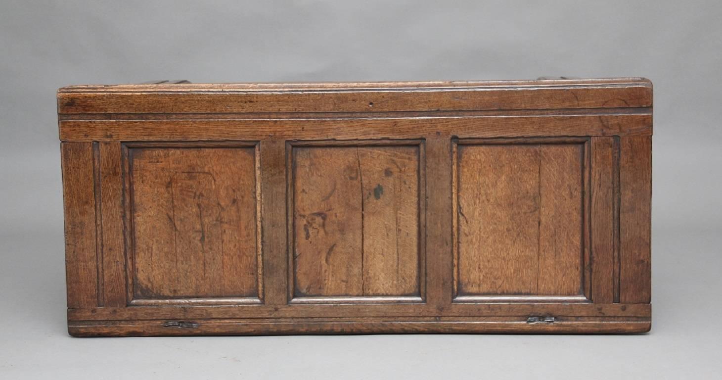 17th Century Oak Coffer In Good Condition In Martlesham, GB