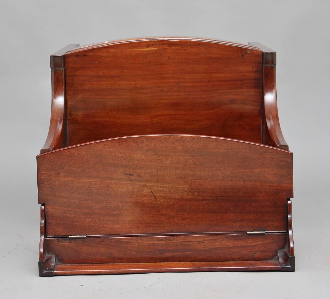 Early 19th Century Mahogany Bedside Cupboard For Sale 2
