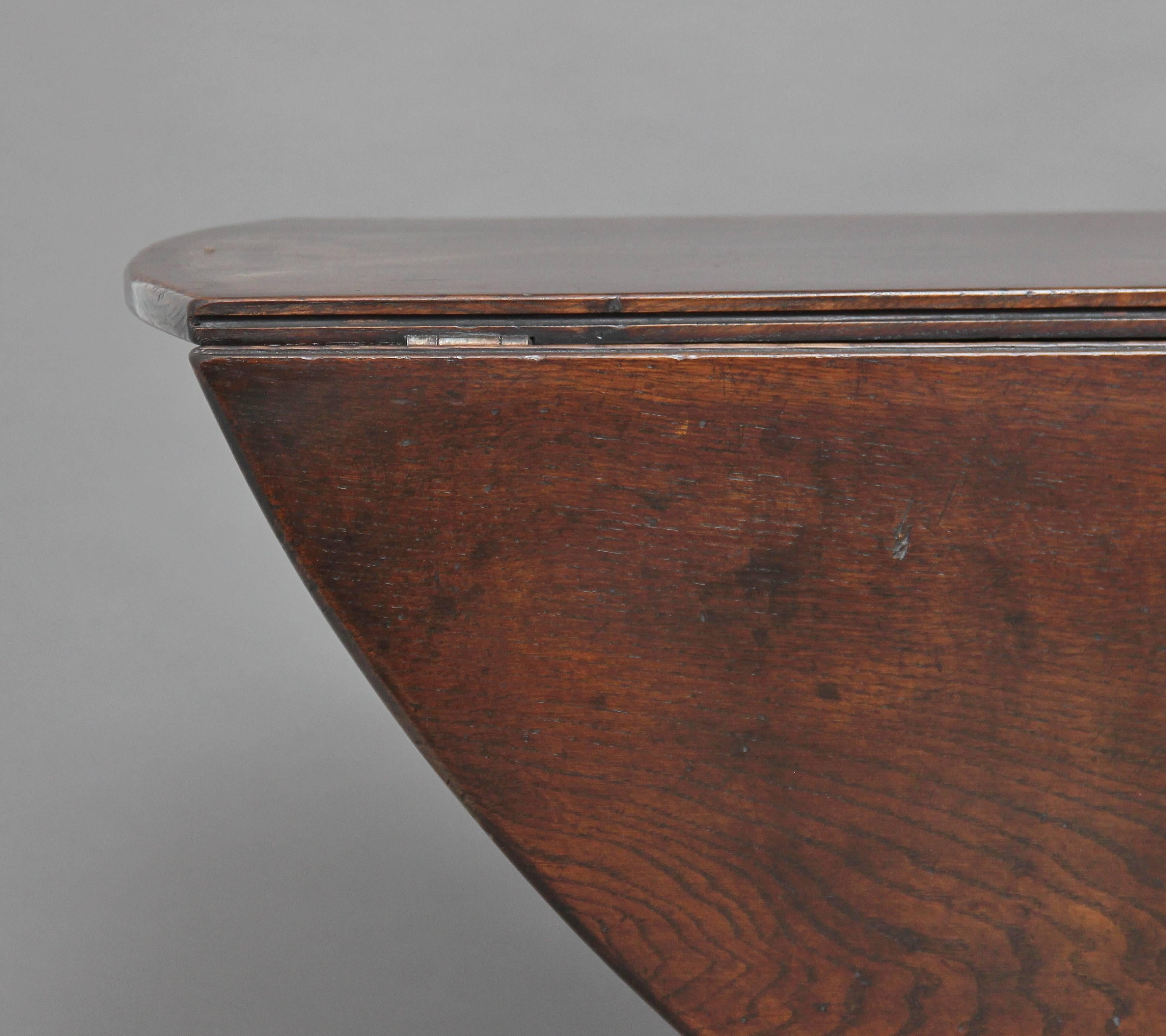 Mid-20th Century Oak Gateleg Table For Sale 3