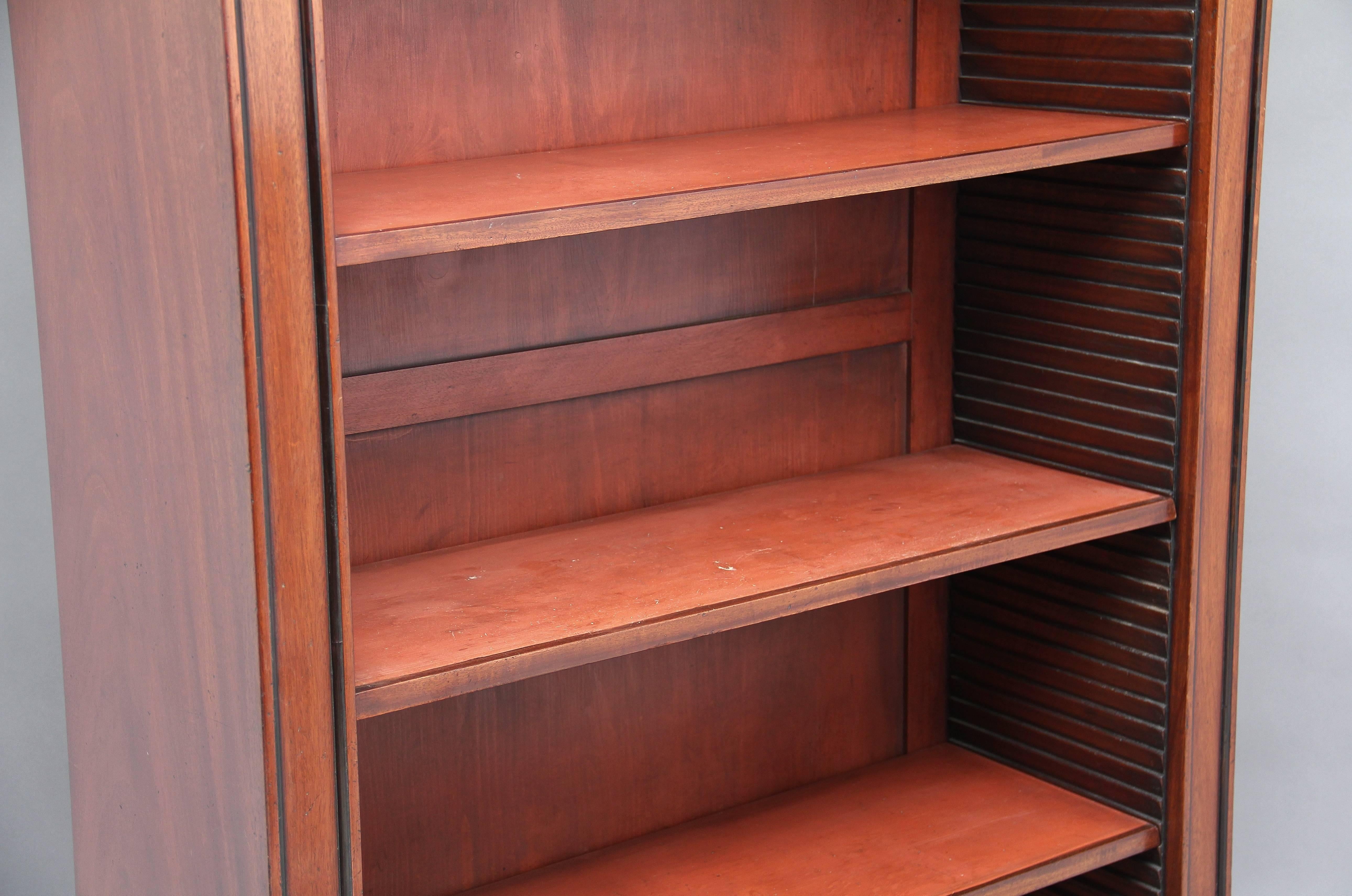 Pair of Regency Style Mahogany Open Bookcase's For Sale 3