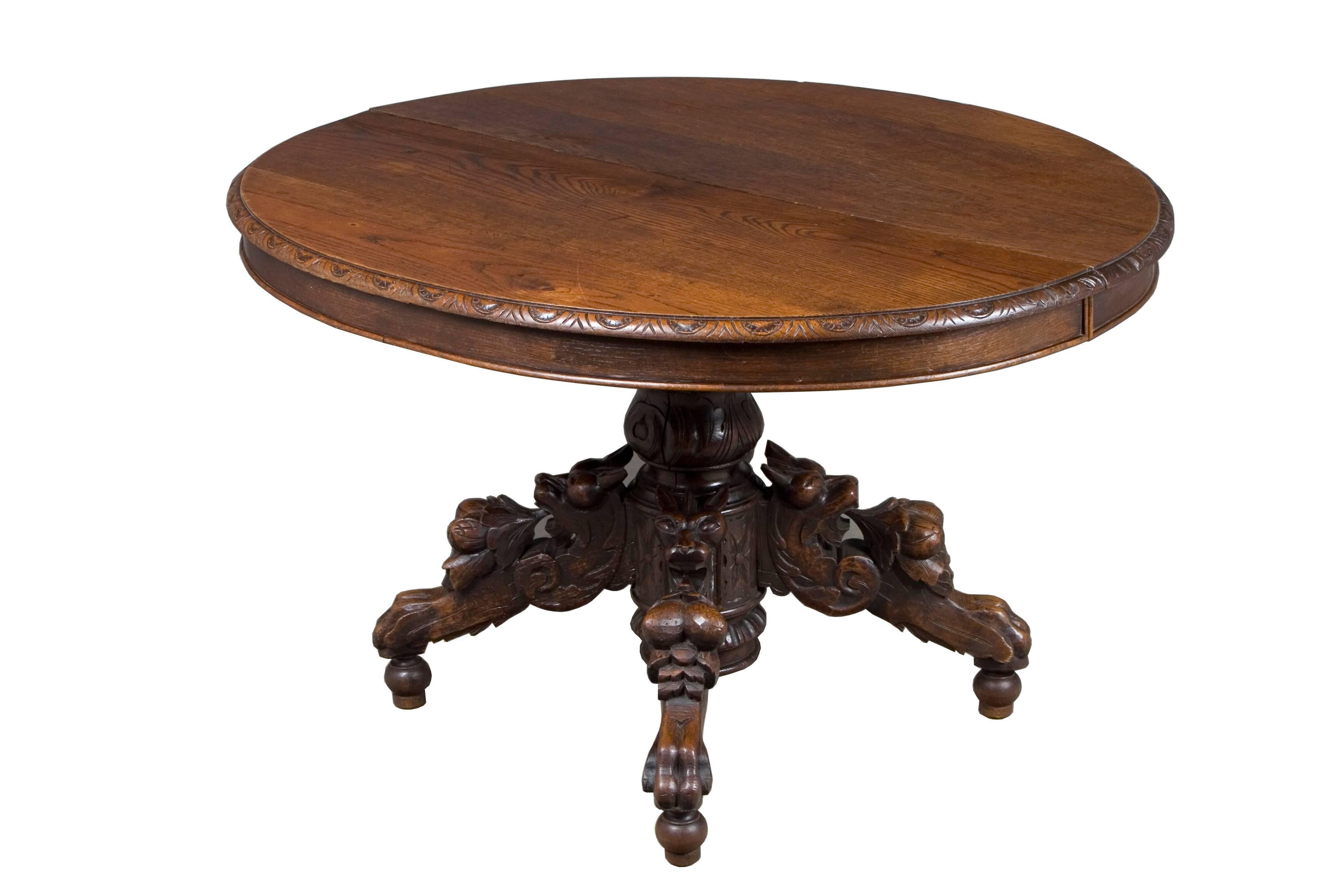Antique Carved Oak Fox Head Oval Table In Fair Condition In Atlanta, GA