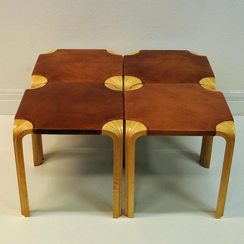 Alvar Aalto Stool Model X601 with Leather Seats, 1954 by Artek Finland, Pcs In Good Condition In Stockholm, SE