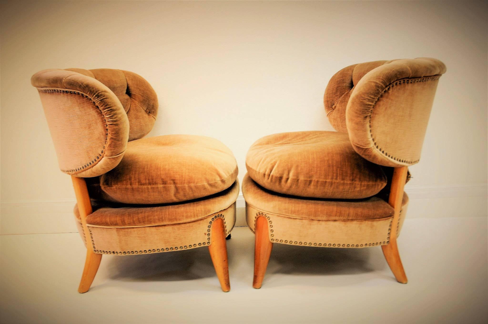 Pair of beige Easy Chairs  1940`s in beautiful velvet- Otto Schulz, Boet-Sweden In Good Condition In Stockholm, SE