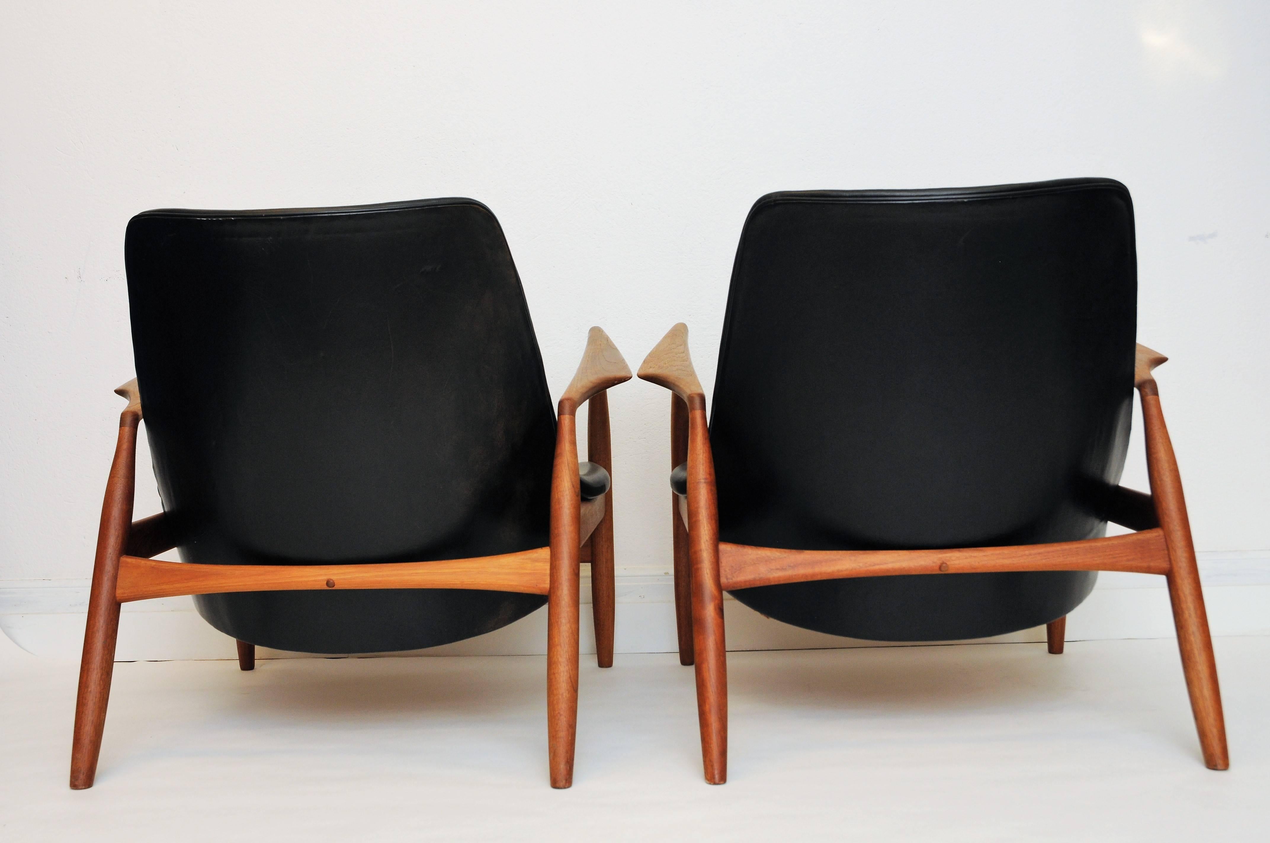 Scandinavian Modern Pair of Sälen/Seal Easy Chairs by Ib Kofod-Larsen for OPE 1957, Set of Two