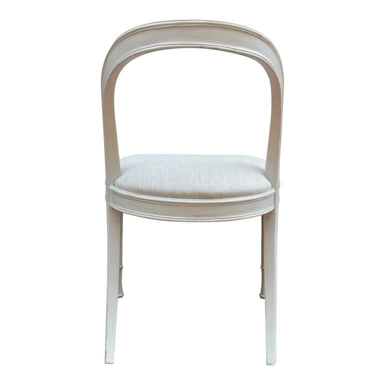 Curved back painted dining chair.
Painted or lacquered finish.
COM available.
Can be customized to your specifications.
