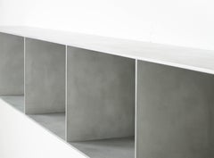 Estantería de pared 6G de chapa de aluminio encerado de Jonathan Nesci