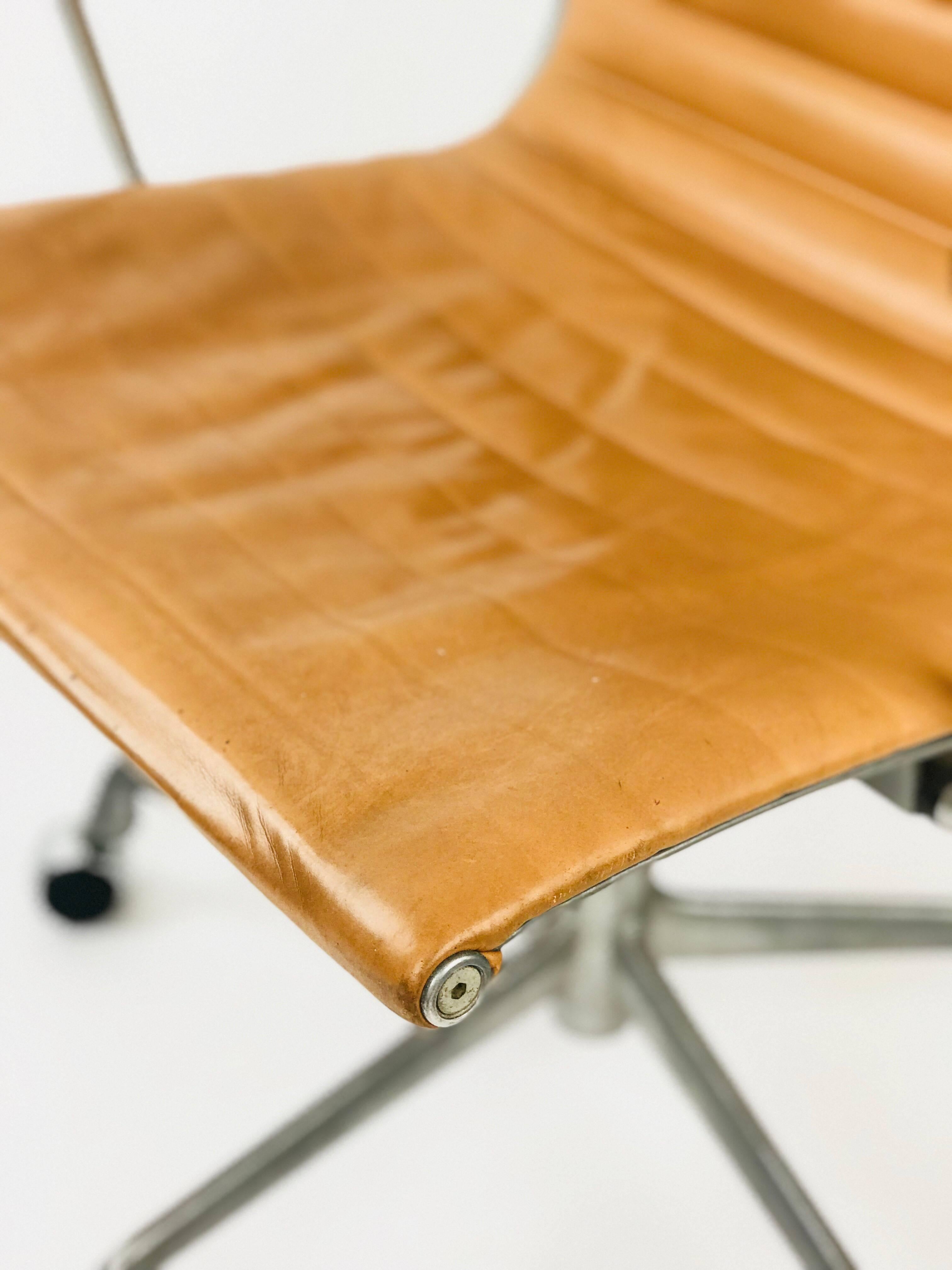 Mid-Century Modern Eames Management Office Chair for Herman Miller Camel leather