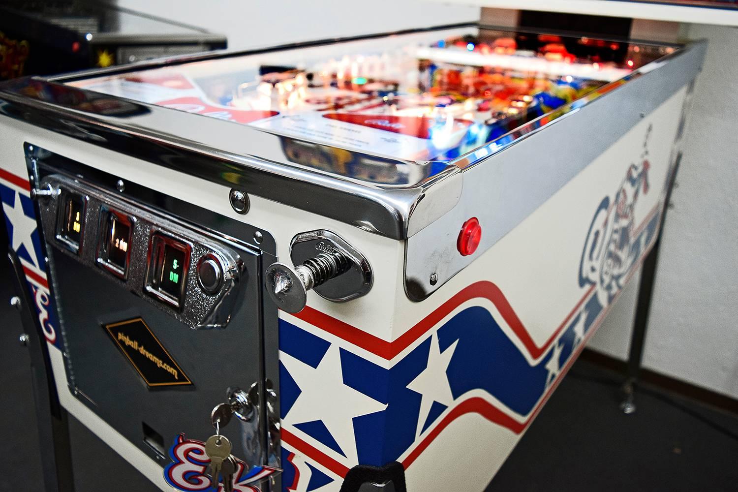 Evel Knievel is one of Bally's smash hits of the late 1970s featuring the famous motorcycle stunt driver. Due to a popular and appealing theme as well as an engaging game play people were queuing up to play the game when it came out. The playfield