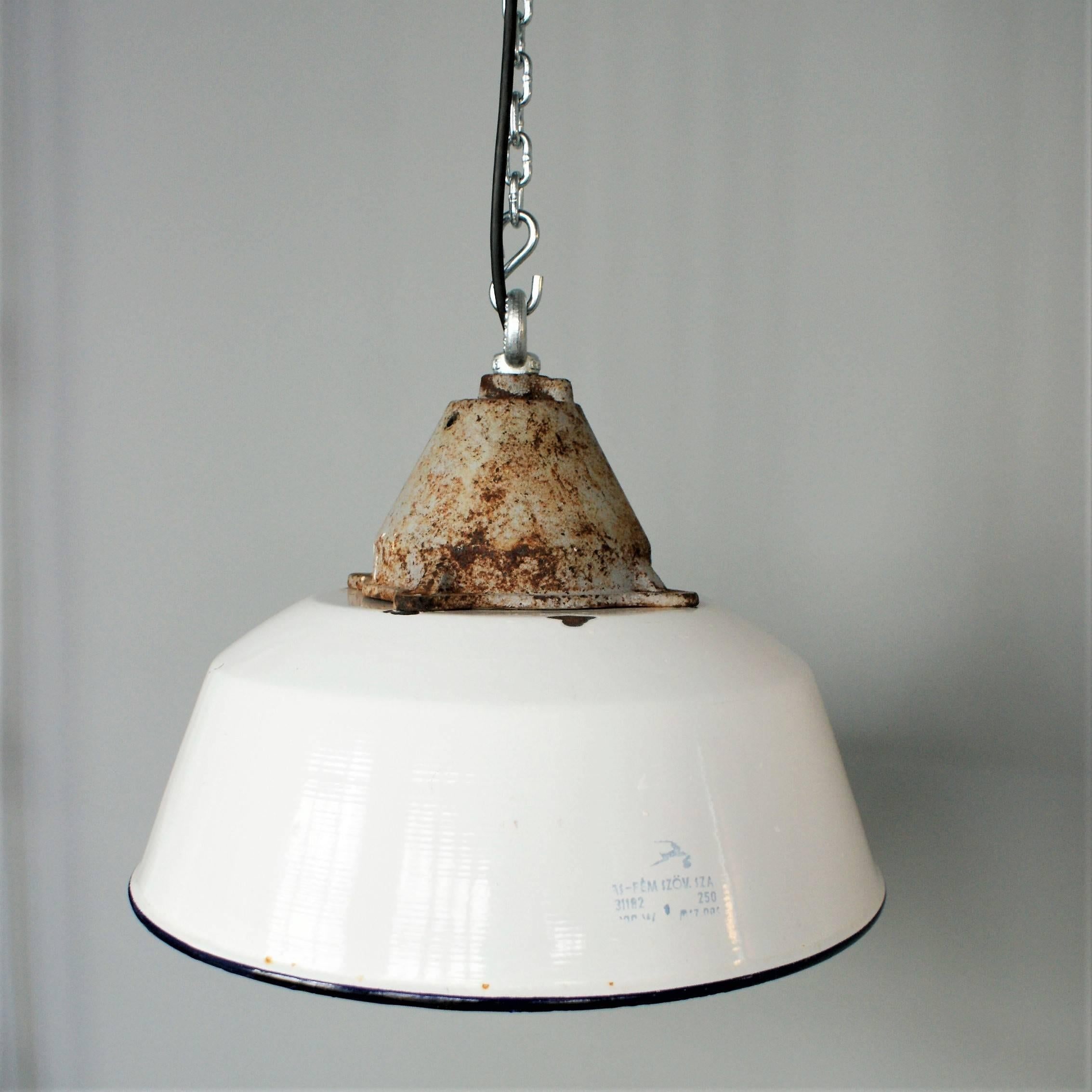 Mid-20th Century Big Hungarian Industrial White Enamel Factory Lamp, 1960s Hungaria