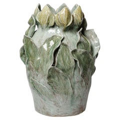 Vase aus Steingut mit Blattmuster-Glasur von Magali Wagner, 2026.
