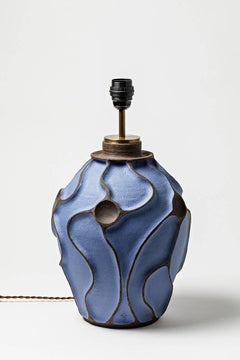 Lampe en céramique par Herv Taquet avec décoration à glaçure bleue
