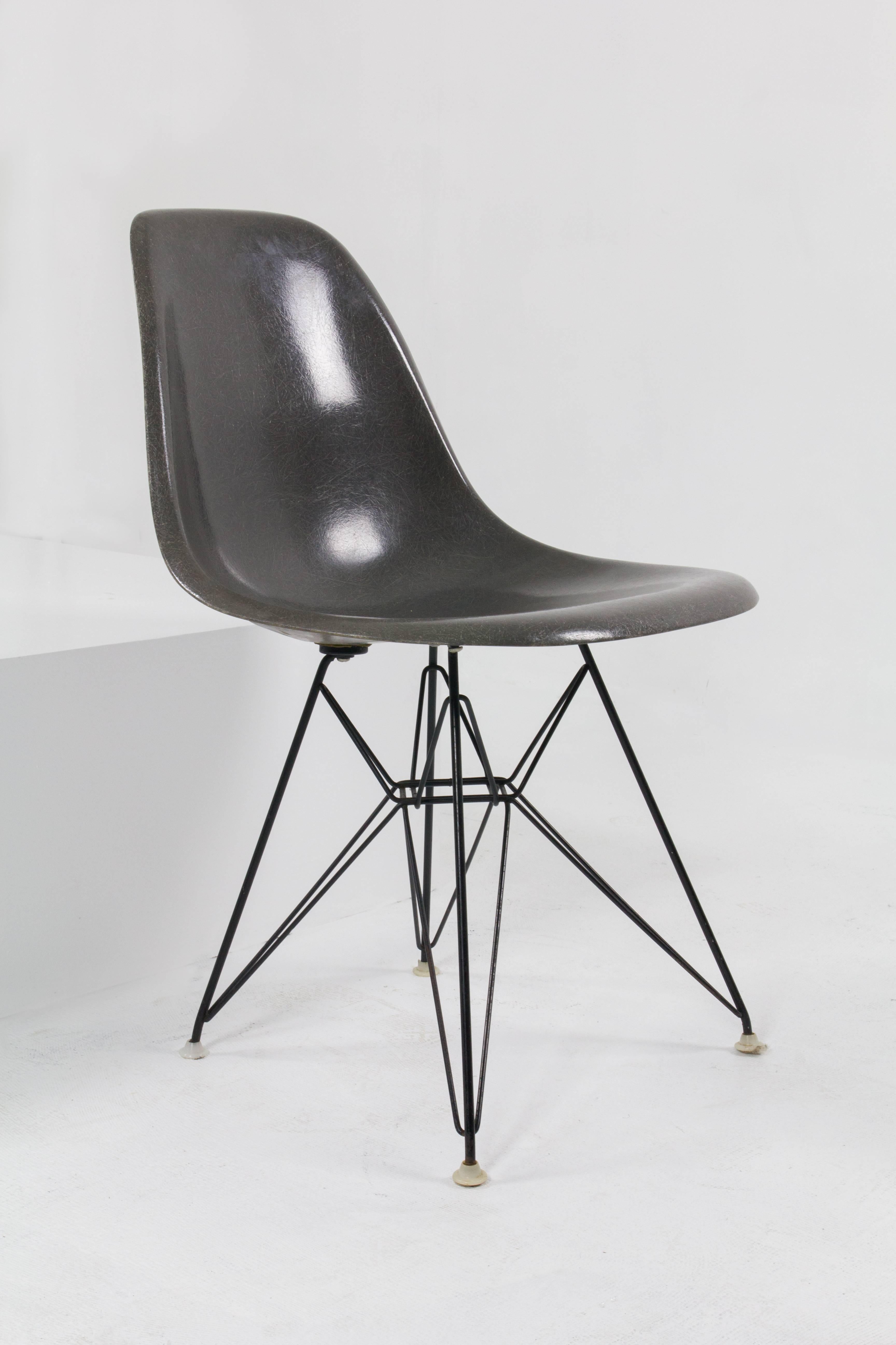Mid-Century Modern Set of Charles and Ray Eames DSR Fiberglass Chairs