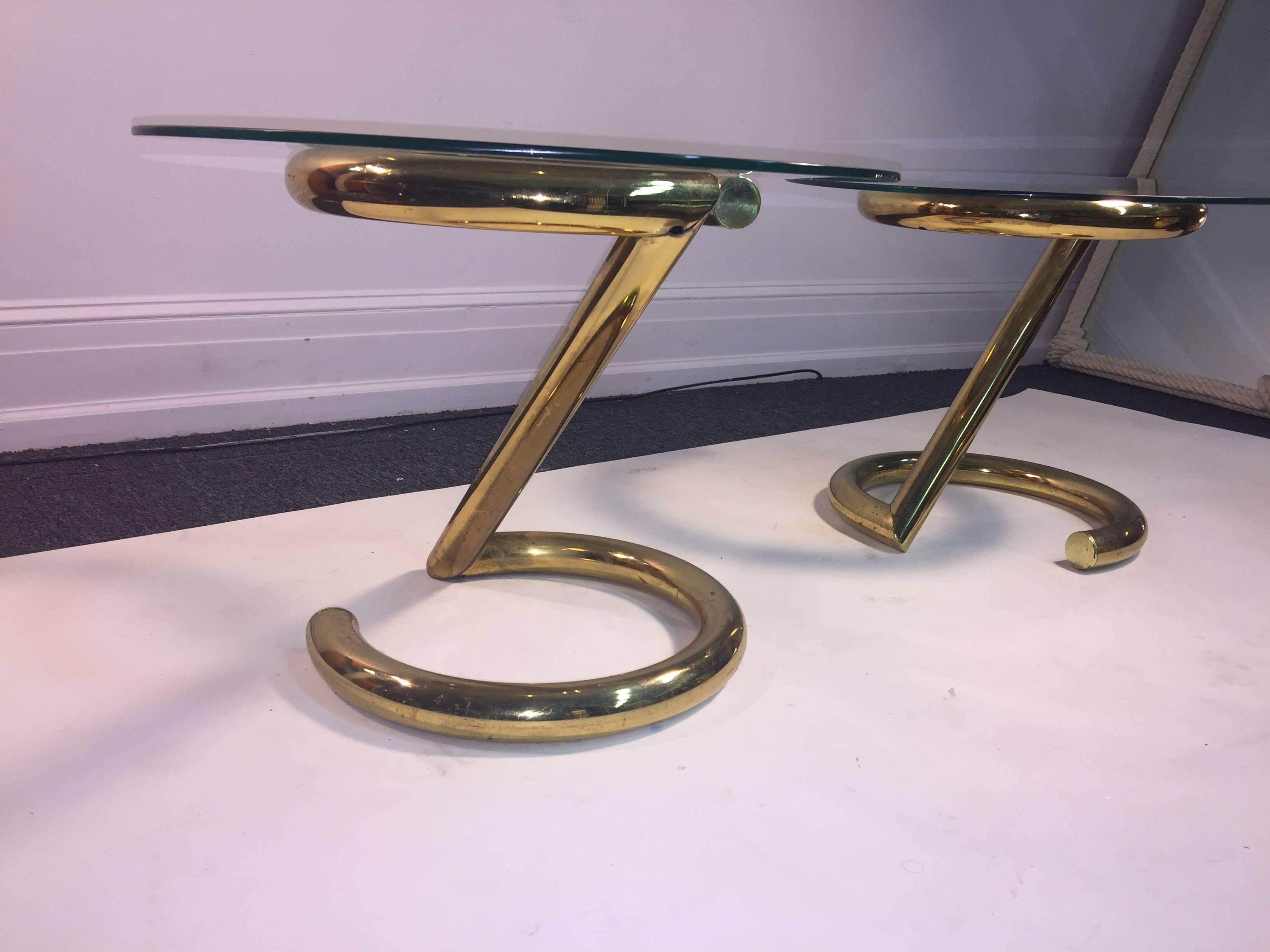 Modernist Zig Zag Tables In Tubular Goldtone Metal In Good Condition For Sale In Allentown, PA