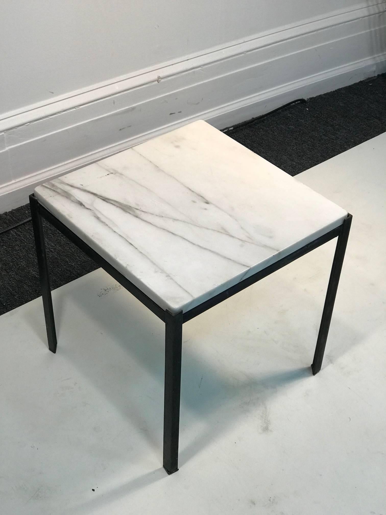 Modern Nesting Tables Set of Three Marble Tops Iron Base For Sale