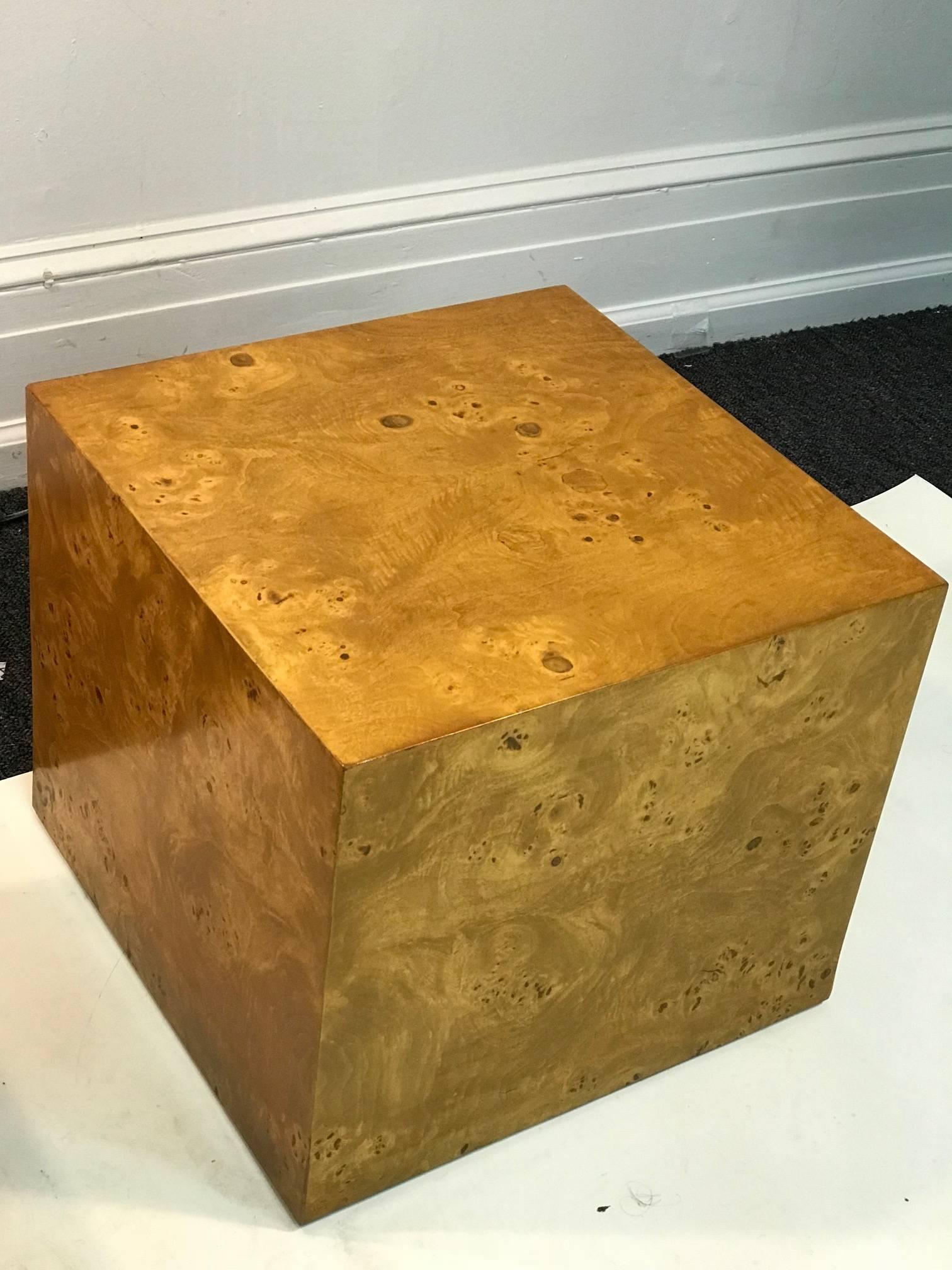 Pair of Burled Wood End Tables in the Style of Milo Baughman In Excellent Condition For Sale In Allentown, PA